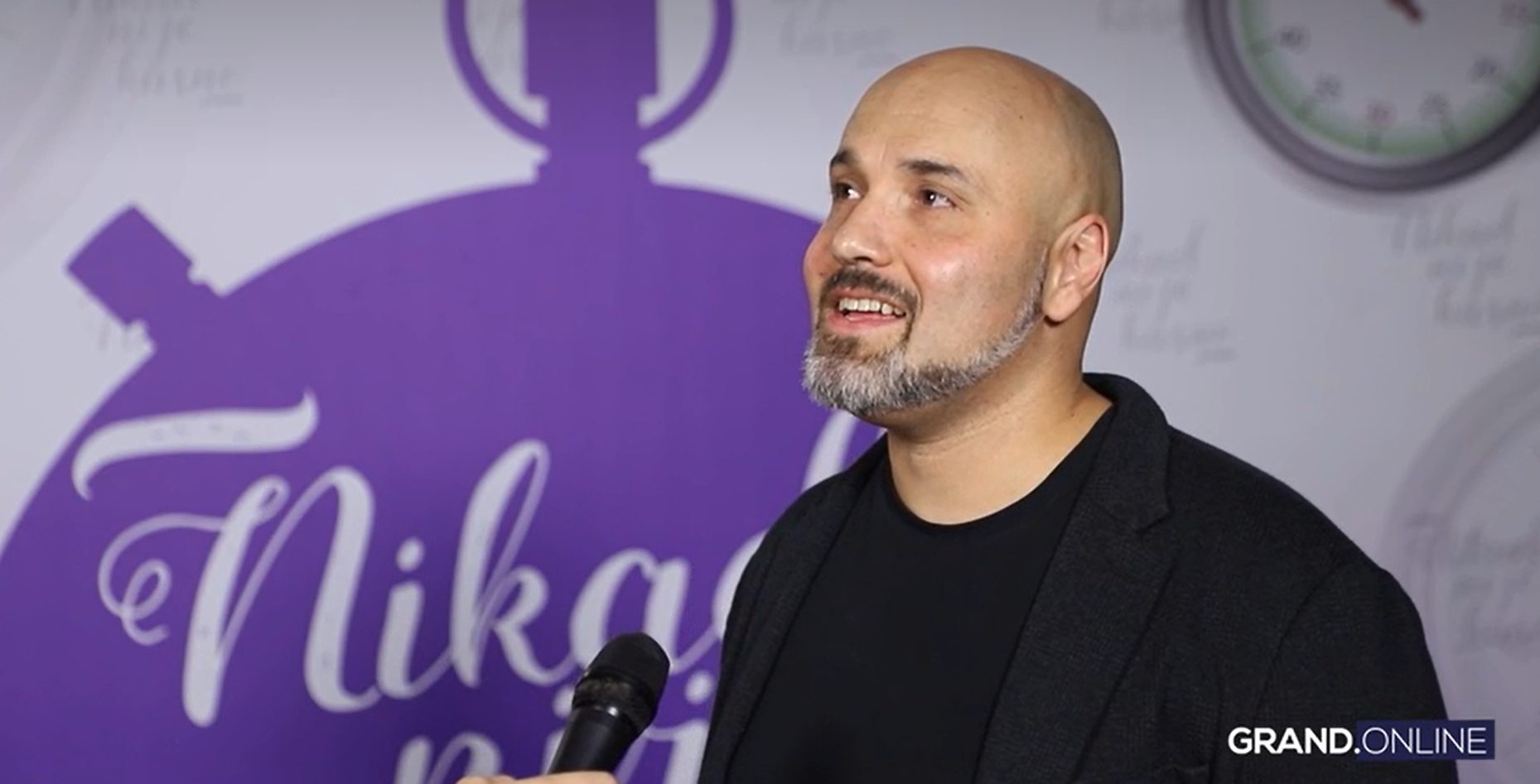 Takmičar radi kao Deda Mraz i uveseljava mališane: "To je tako divan osećaj" VIDEO 7 image 24