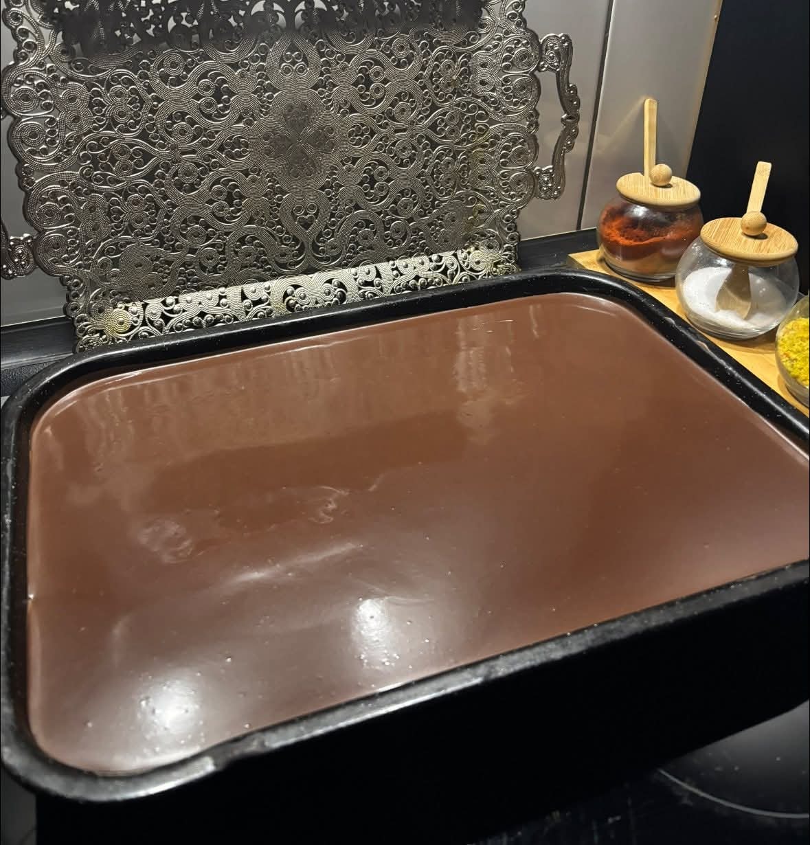 Pevačica često pravi torte, a tvrdi da ova u njenoj porodici nestane za čas: Evo u čemu je caka 5 nutela kolac
