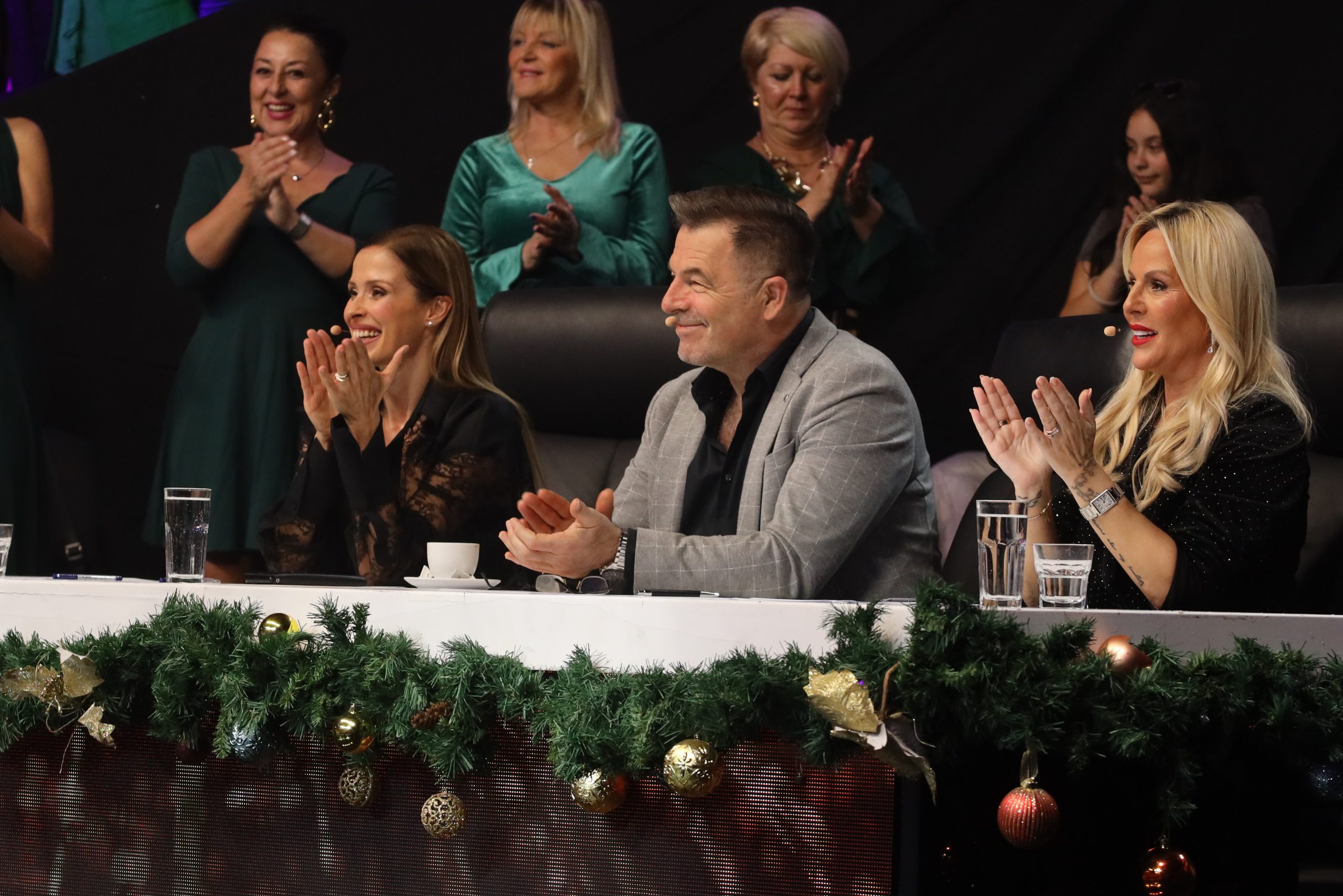 0A0A0492