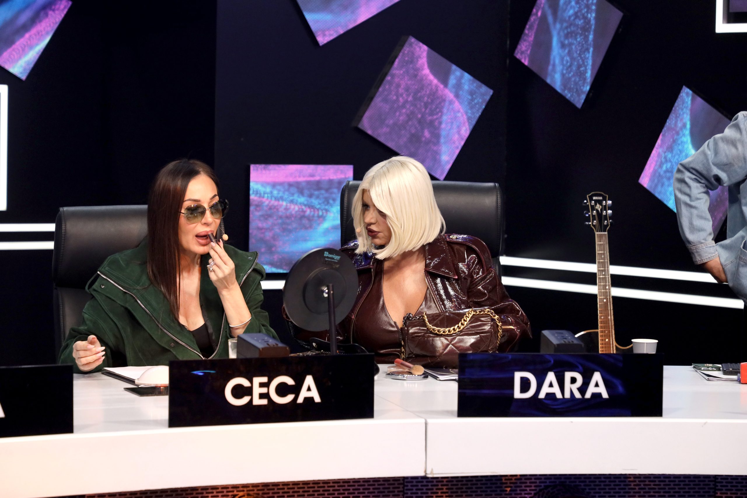 Sve oči uprte u Daru: Pevačica se pojavila u preskupom stajlingu, i svi kažu da je bez greške 8 CECA I DARA ZG SNIMANJE 17112025 FOTO MUNJA 2 ok