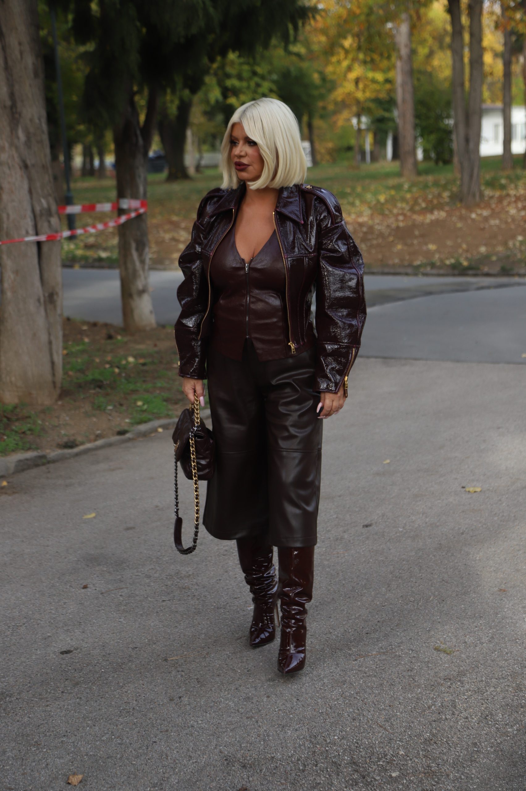 Sve oči uprte u Daru: Pevačica se pojavila u preskupom stajlingu, i svi kažu da je bez greške 7 DARA FOTO ELENA 13
