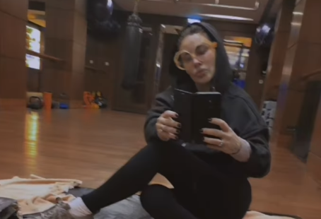 Smršala Ana Nikolić: Pevačica u donjem vešu prekirvena prozirnim kombinezonom ispod kojeg se ocrtava njena figura FOTO 9 image 12