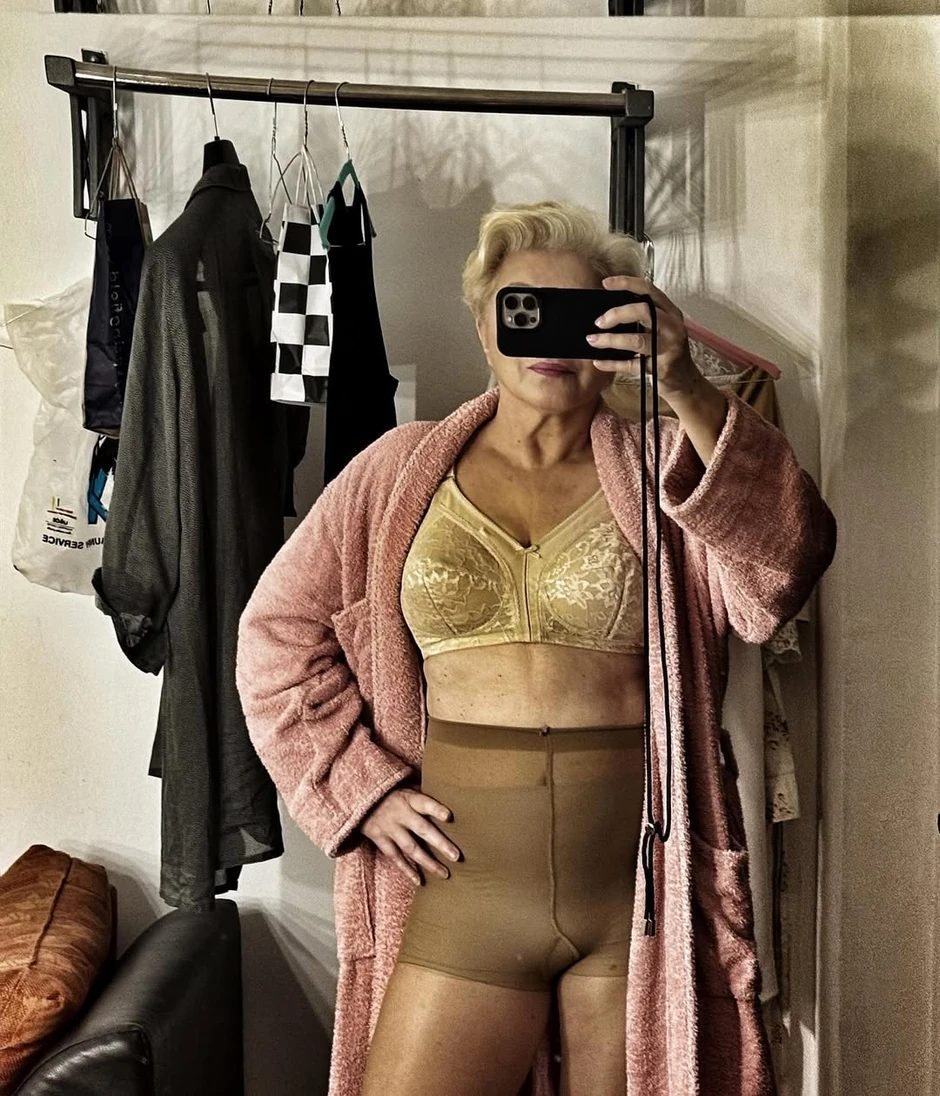 Naša 68-godišnja glumica ima telo u mišićima i nikada se nije udavala: "Ko kaže da žena mora da rađa decu?" FOTO 5 image 6 27