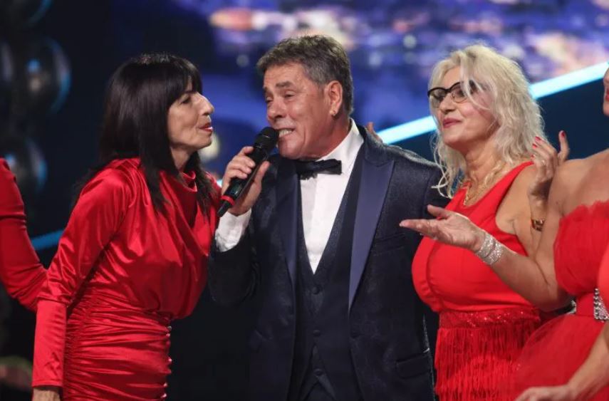 Božić ne može da prođe bez njegove emocije: Uživajte u najlepšem spletu pesama Romea Nikolića VIDEO 6 romeo