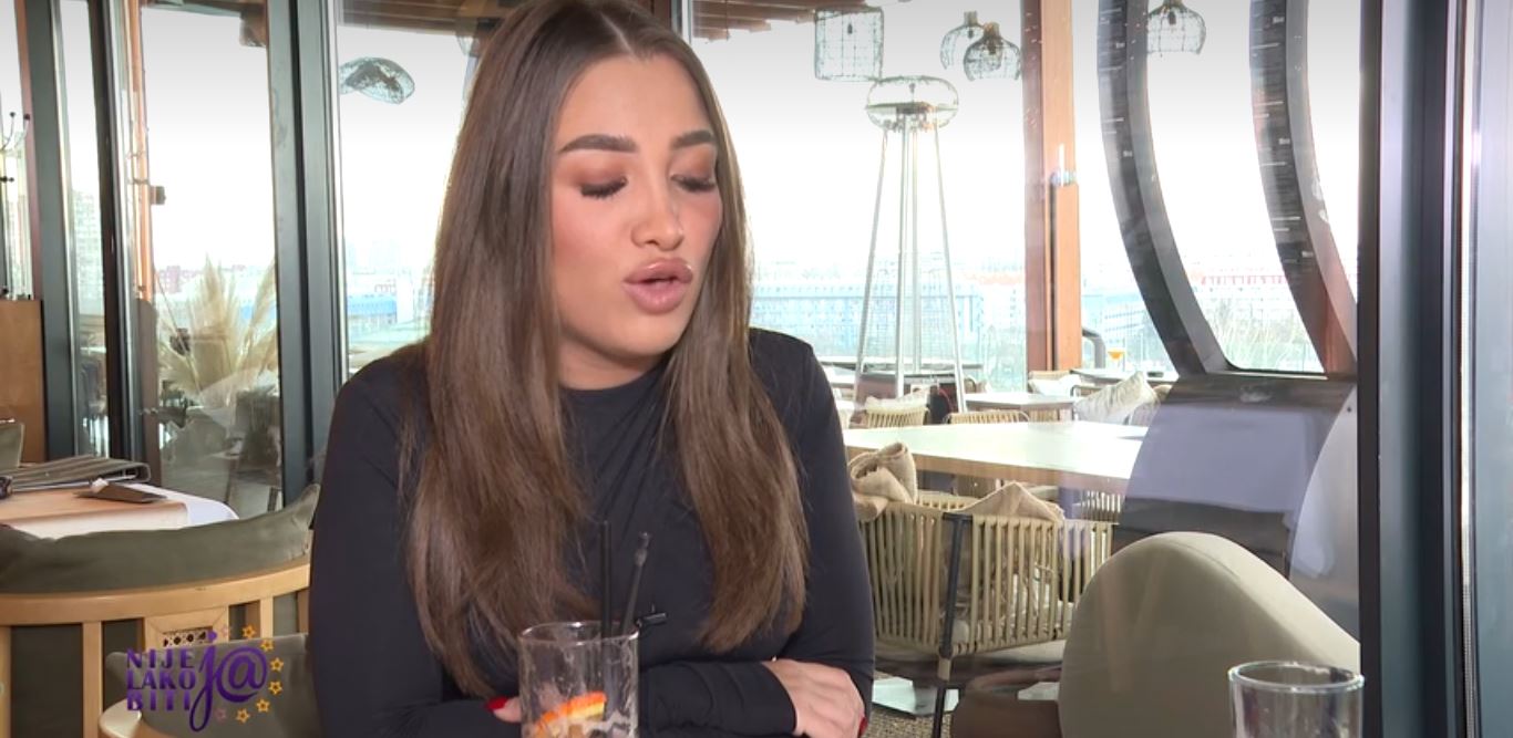 Milica Jokić sa samo 18 godina delila scenu sa Šabanom, Zoricom i Draganom Mirković, plašila se samo jednog: "Uvek se pribojavaš toga" VIDEO 10 16