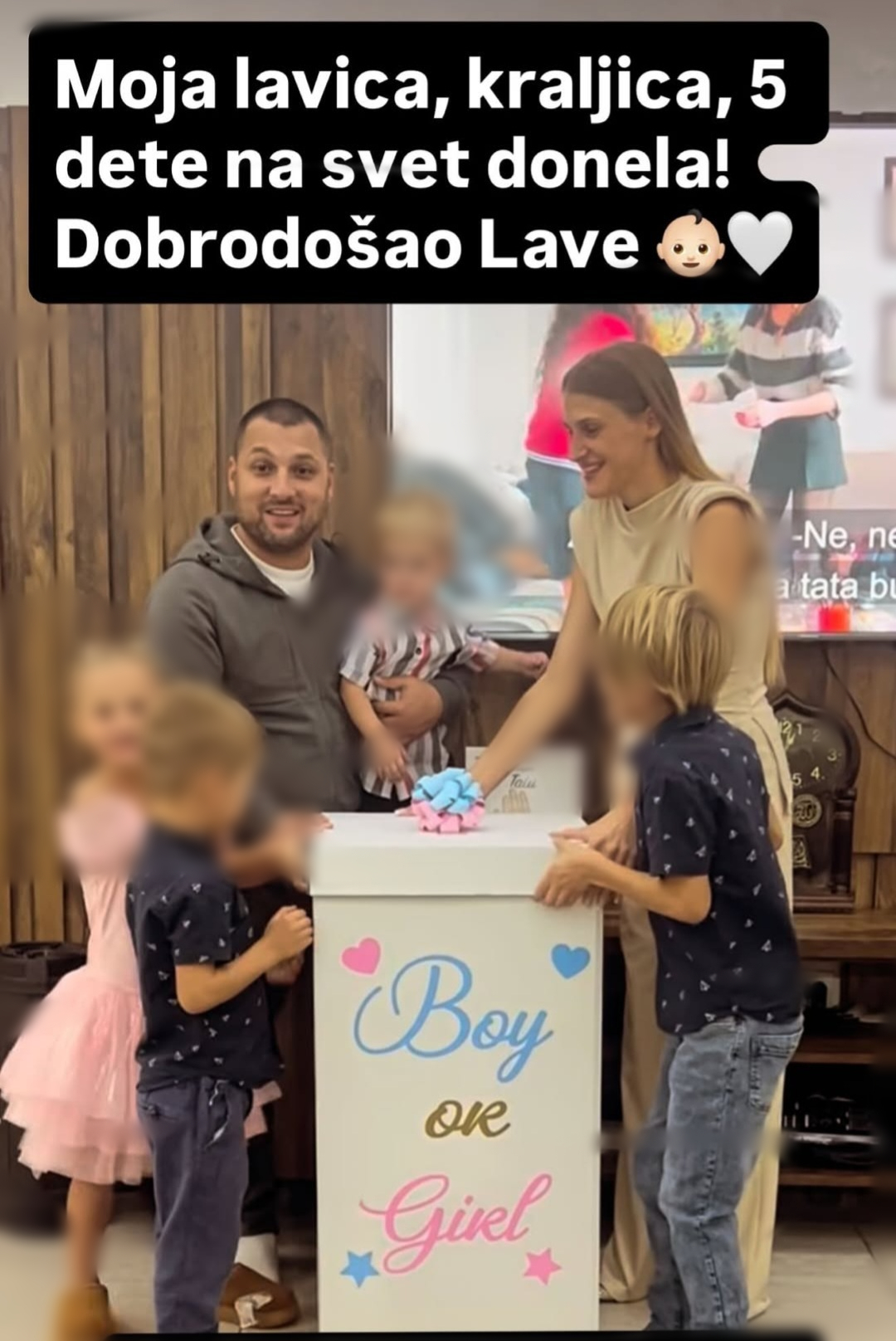 "Hvala ženo moja!" Pevač dobio šesto dete, ima li većeg blaga? FOTO 7 Deni Bonestaj