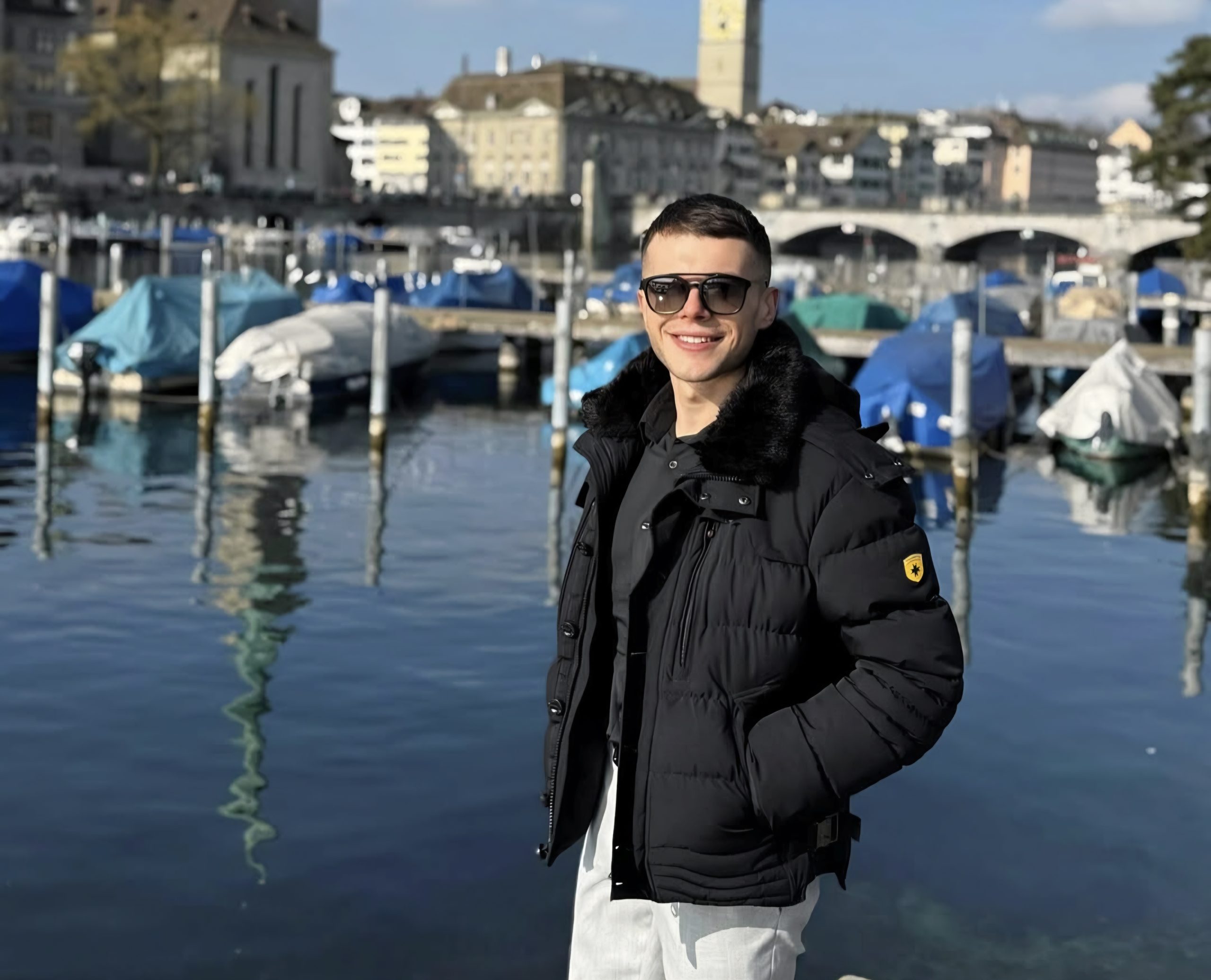 Jani, Stoji i drugim estradnim zvezdama napisao hitove, sada je autor pesme koja je favorit na PZE 5 Dilan 4