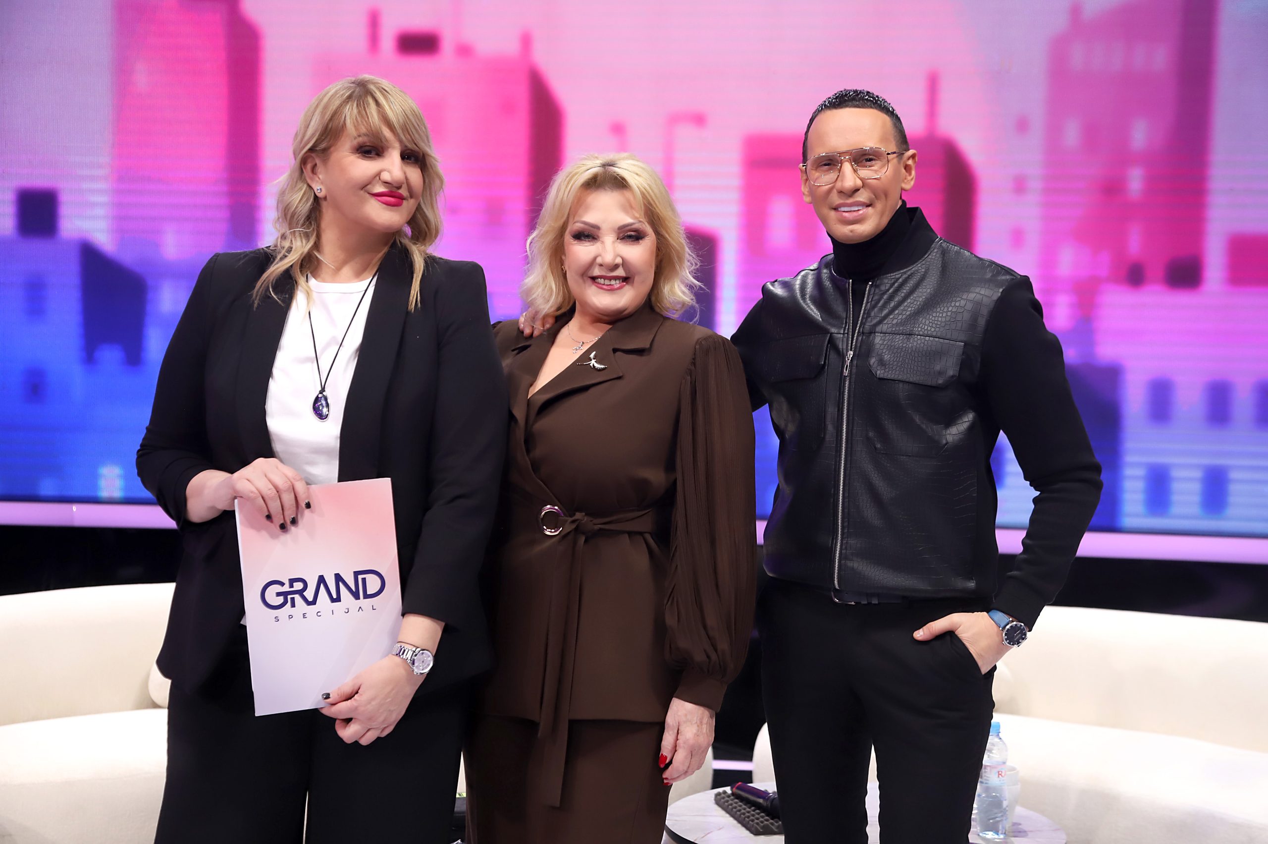 "Ko ima nešto da zameri neka zameri Vuku Karadžiću" Snežana Đurišić otkrila istinu o pesmi "Kaluđeru" VIDEO 6 VESNA MILANOVIC SINISA MEDIC I SNEZANA DJ GS SNIMANJE 18022026 FOTO ELENA 7 ok