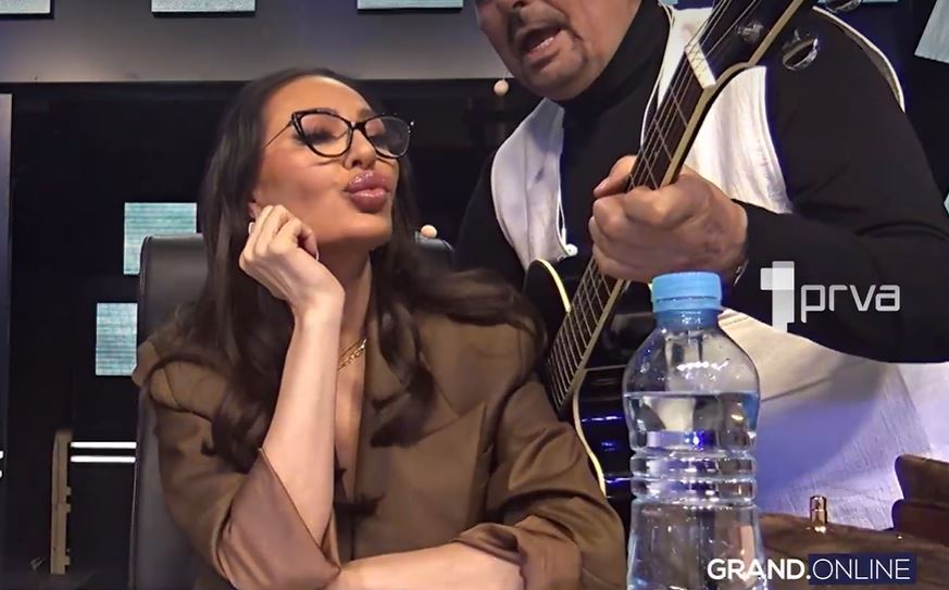 Dara Bubamara usred emisije otkrila kako voli da vodi ljubav VIDEO 6 ceca