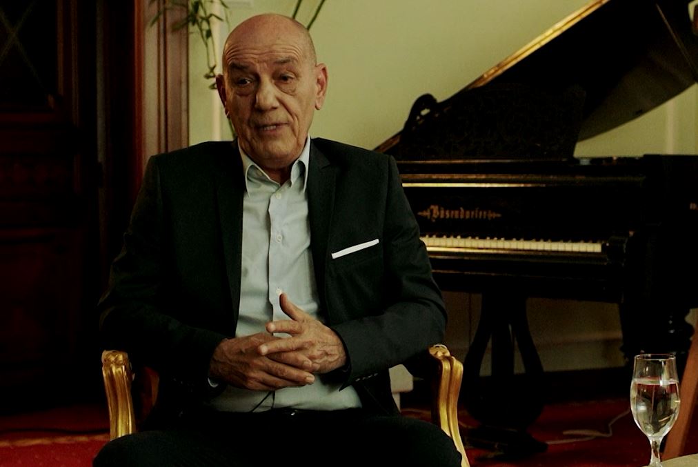 Saletov najbolji drug iz detinjstva o njegovom ponašanju van televizije: "Imao je tu harizmu da zasmejava sve" 5 perce