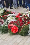 Poslednji pozdrav Beti Đorđević: Trudna unuka stigla na sahranu, porodica grca u suzama 2 sahrana 630x426 2