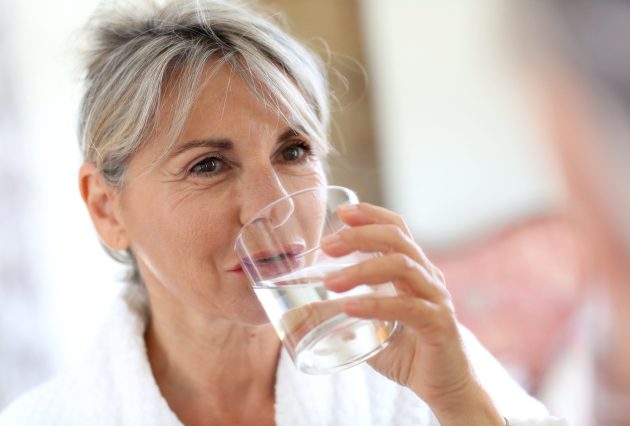 shutterstock seniorka original