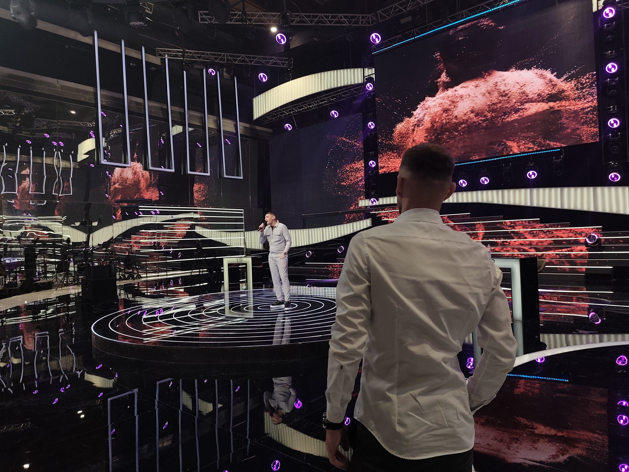 Svi su se obradovali kad su ga ugledali: Finalista Zvezda Granda iznenadio sve na tonskoj probi VIDEO 5 IMG 20260317 132857
