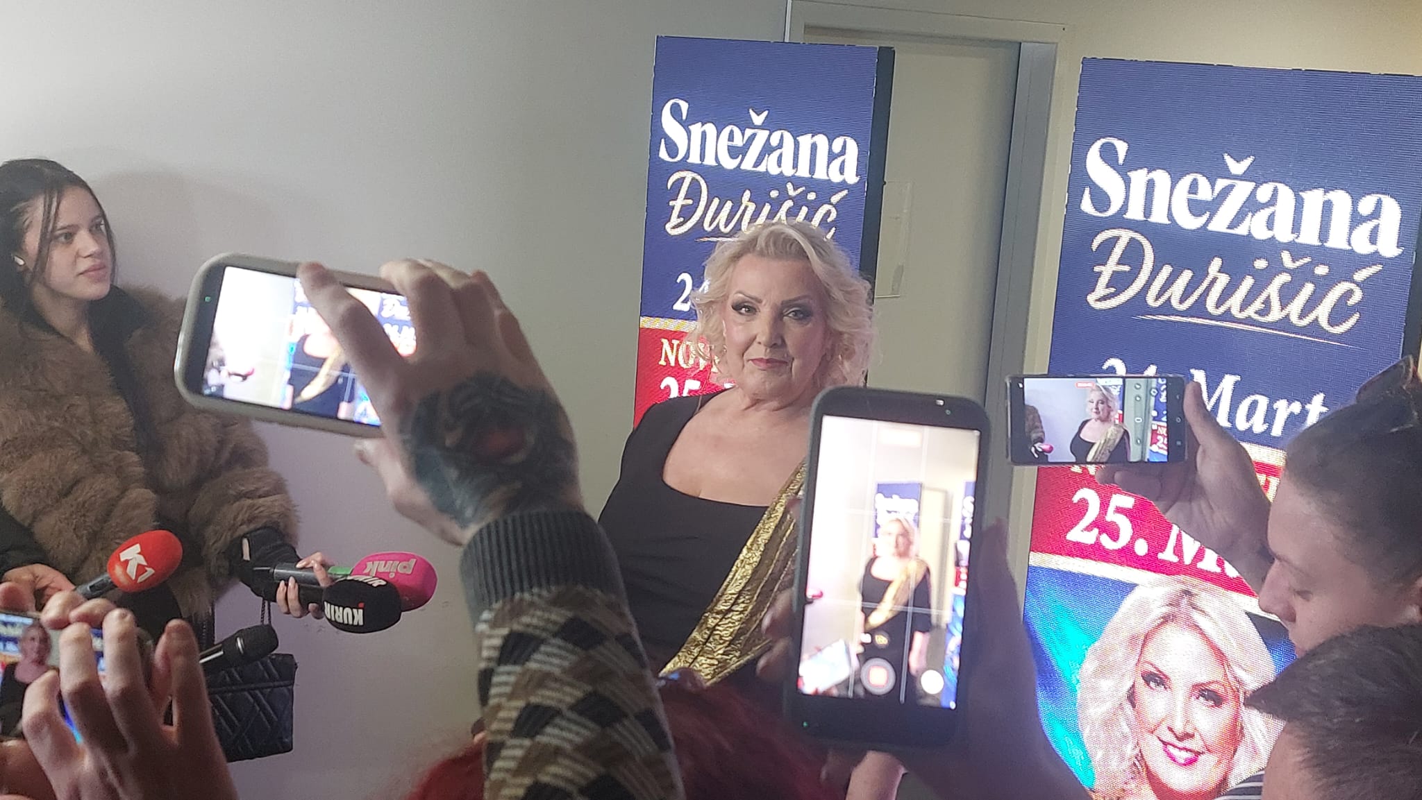 Estrada na okupu: Poznati stižu na koncert Snežane Đurišić 5 PHOTO 2026 03 24 19 55 33