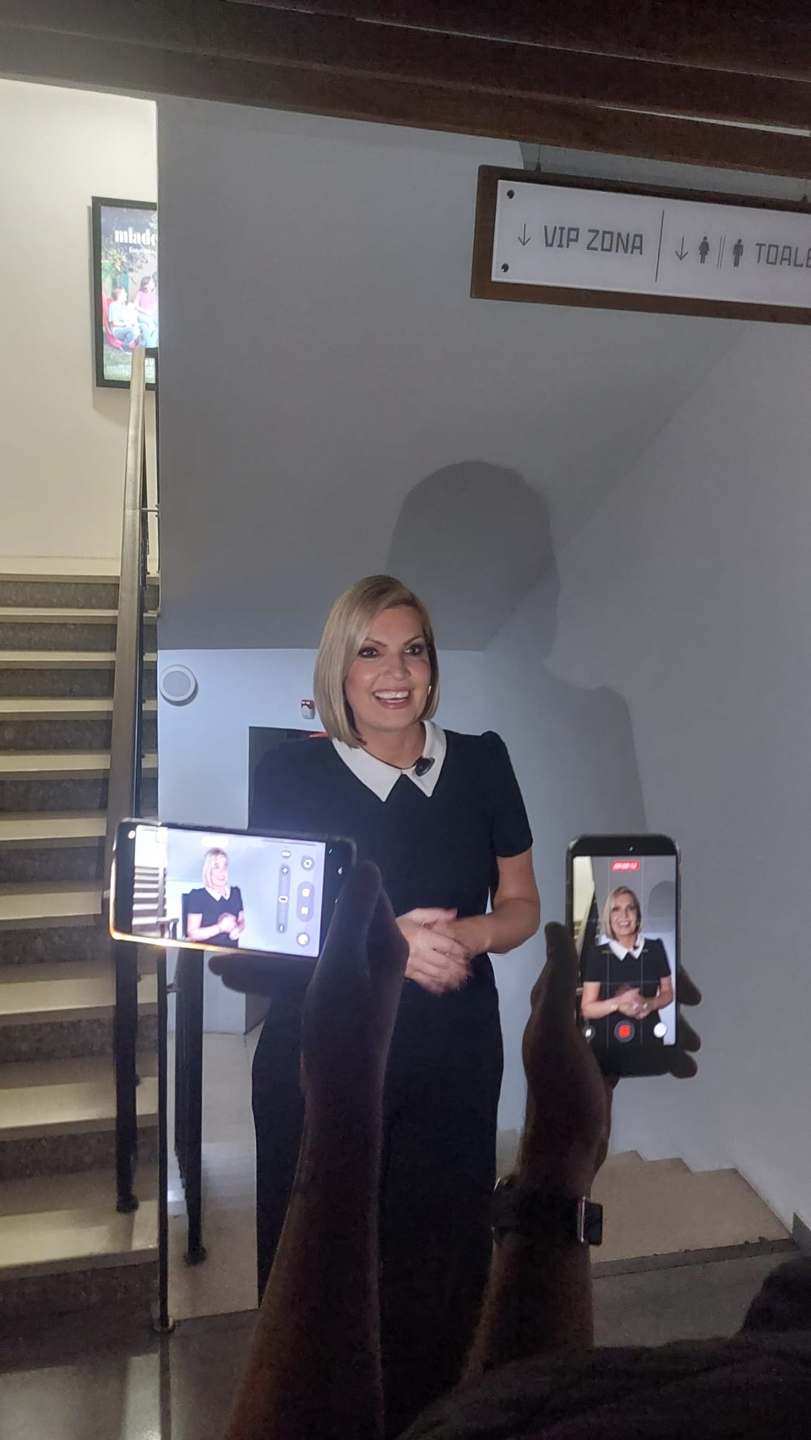 "Pre 30 godina sam sa mamom imala nastup na istoj sceni": Ćerka Snežane Đurišić van sebe nakon što su zapevale zajedno VIDEO 6 PHOTO 2026 03 24 20 55 05 1