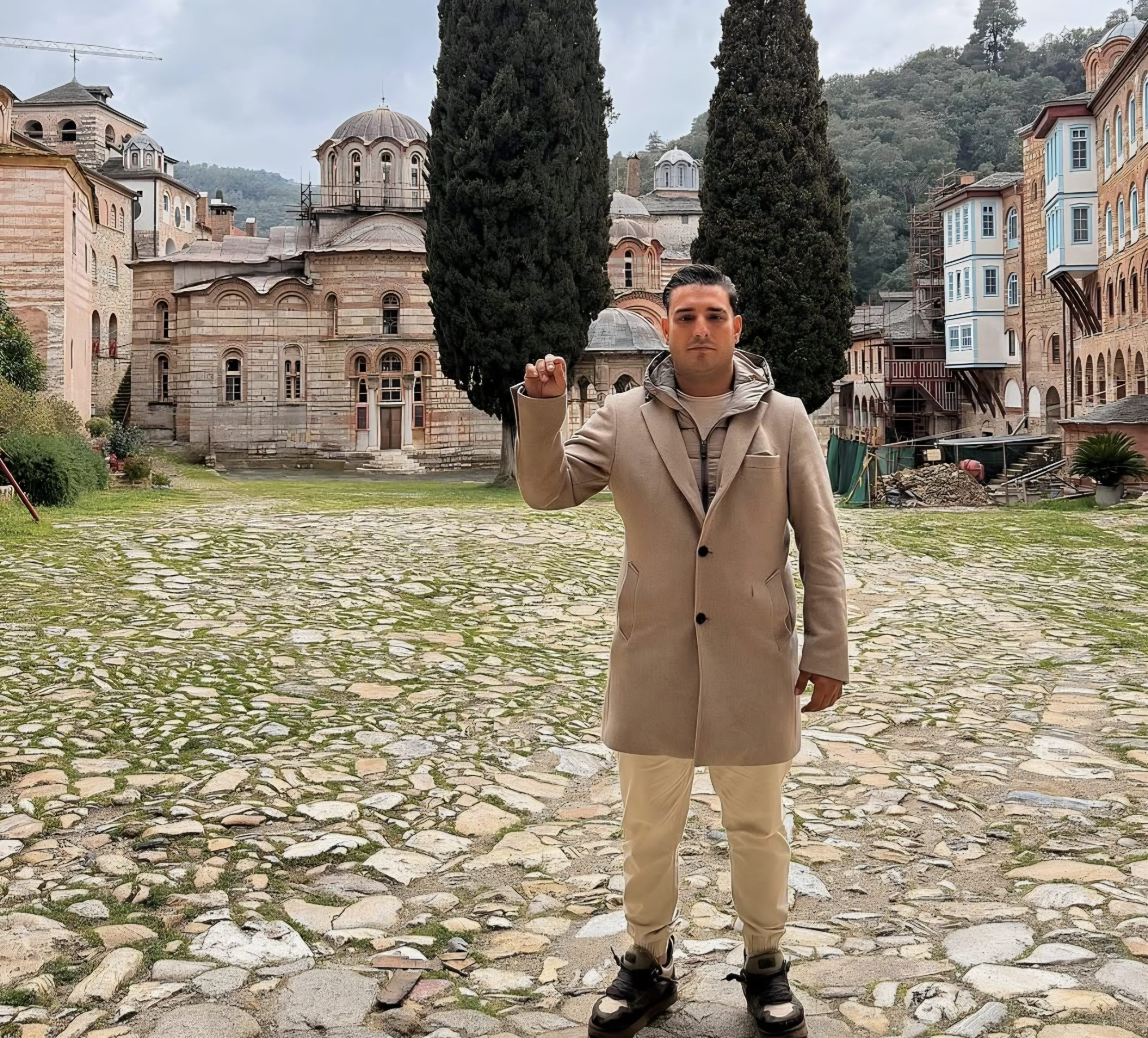 Darko Lazić dirnuo region: Ono što je učinio za pokojnog brata slomilo i najtvrđa srca, Radiša Trajković Đani sve vreme uz njega FOTO 8 Darko Lazic na Svetoj Gori 3