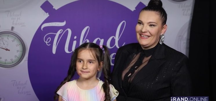 "Ona će mi pevati za 50. rođendan": Slavka Francuski priprema spektakularnu proslavu, u sve umešana koleginica iz takmičenja VIDEO 7 image 9 2