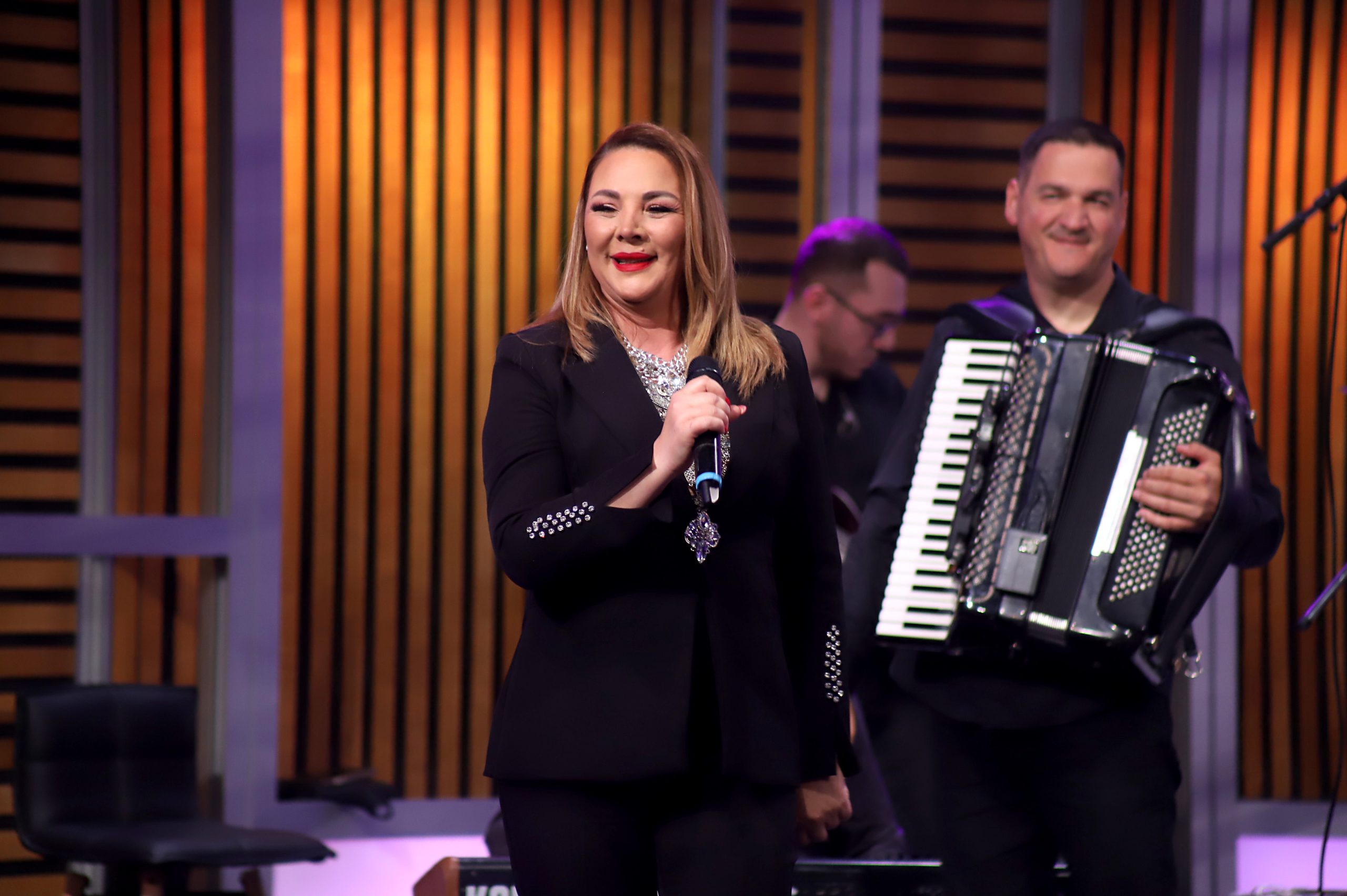 "Treba vam samo auto" Biljana Sečivanović poklanja letovanje, ovo je tačan datum aranžmana (VIDEO) 7 BILJA SECIVANOVIC GS SNIMANJE 30042026 FOTO ELENA 38 ok 1
