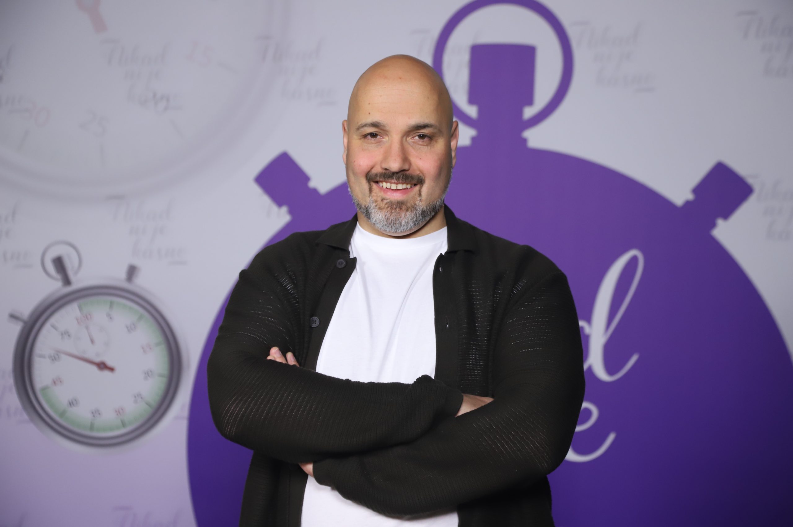 Takmičar iz Nikad nije kasno otkrio trik protiv treme: "To me je naučila veštačka innteligencija"(VIDEO) 6 MARKO BOGDANIC 47 GOD. BEOGRAD 1