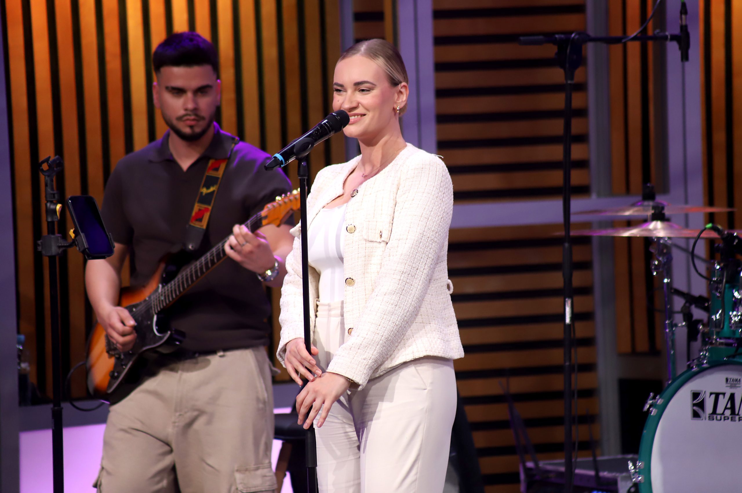 Šejla Zonić prvi put otkrila detalje odnosa sa Donom Ares: Emotivna objava rasplakala javnost (VIDEO) 5 SEJLA ZONIC GS SNIMANJE 13052026 FOTO ELENA 1 32 ok