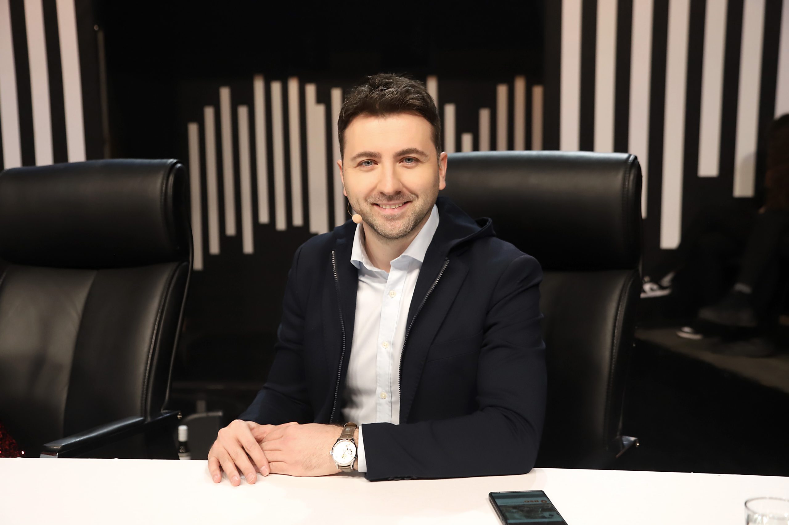 "Malo sam stroži tata": Stefan Petrušić o sinovima i privatnom životu (VIDEO) 7 STEFAN PETRUSIC NNK SNIMANJE 08042026 FOTO ELENA 2 ok