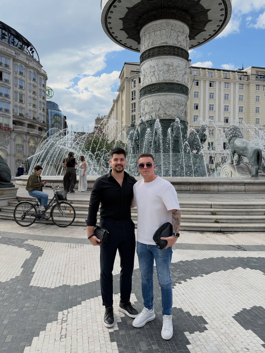 Prijateljstvo jače od rivalstva: Učesnici "Zvezda Granda" pokazali da su kao porodica (FOTO) 6 SnapInsta.to 696872679 18420734230121663 7006754317800656427 n