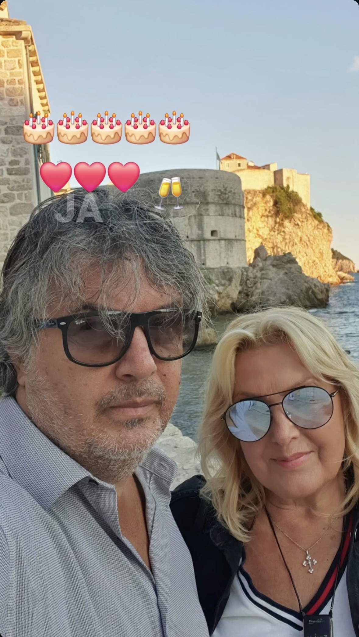 Snežana Đurišić podelila emotivnu fotografiju sa partnerom, a razlog je prelep (FOTO) 6 sneza i vanja