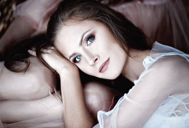 whitedaemon girl 2032802 1920