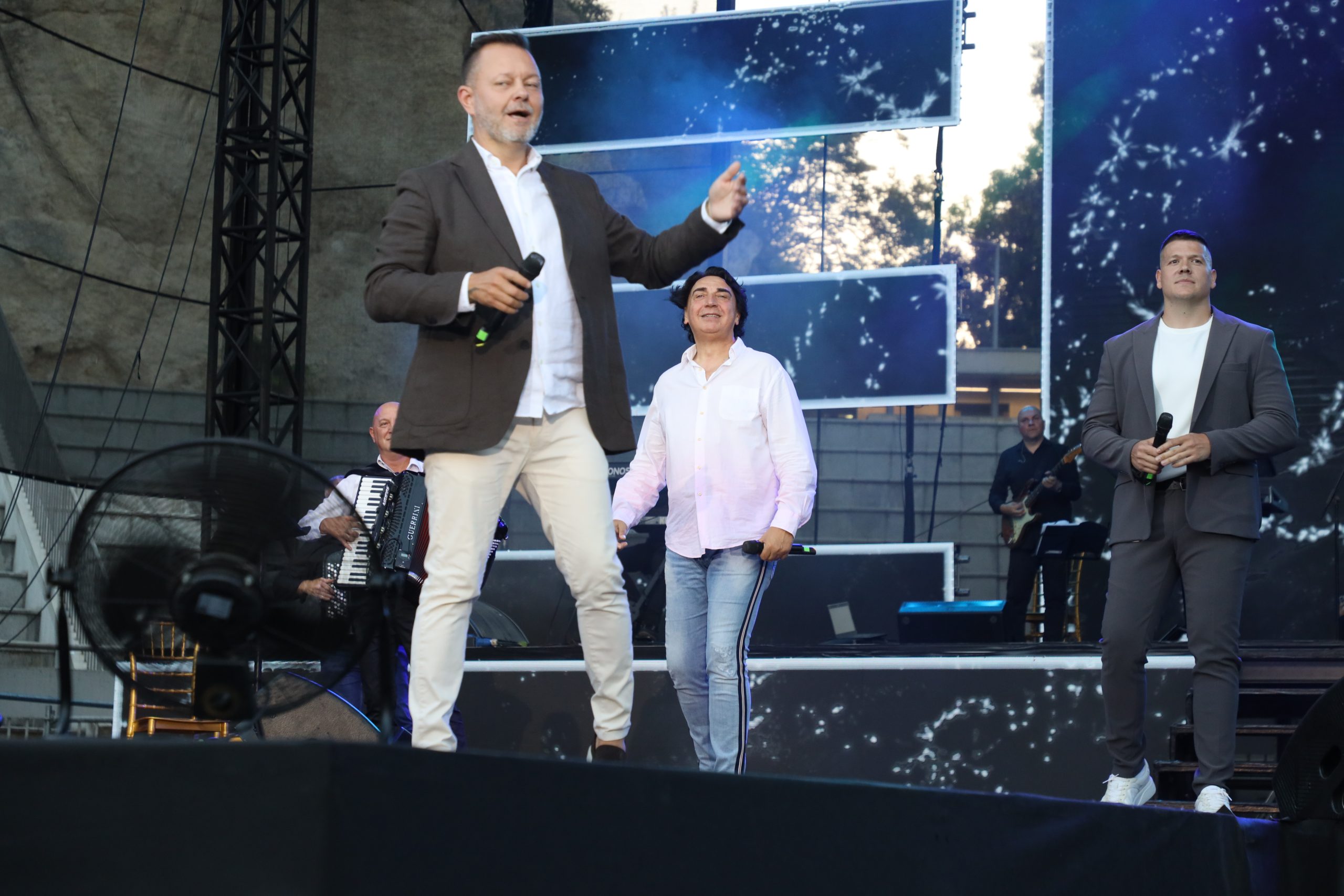 0A0A0052