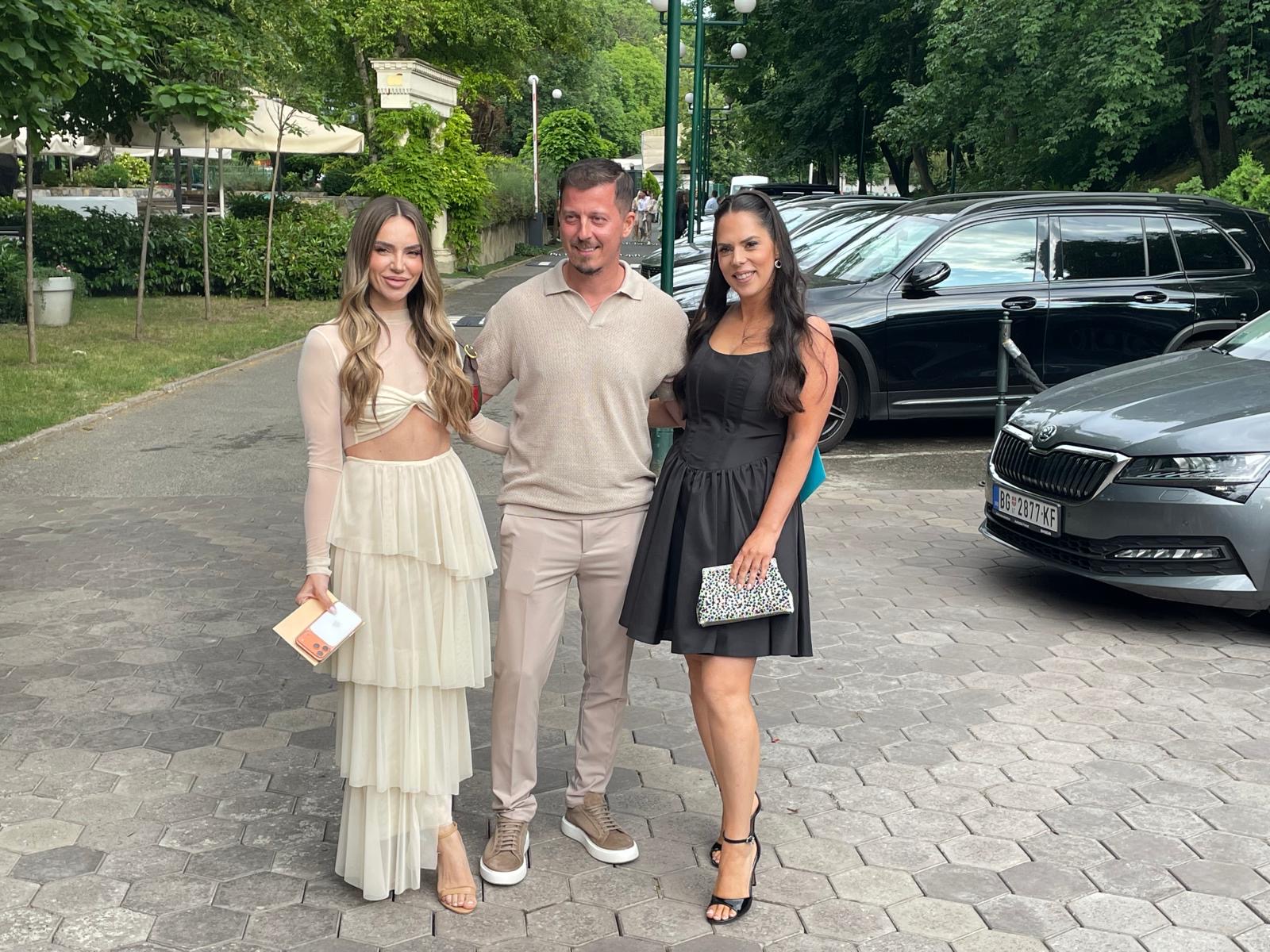 Estrada se okupila na proslavi Uroša Živkovića: Pevač priredio bajkovit rođendan sinu, pojavio se veliki broj kolega (FOTO) 13 1ec8de46 38f3 4765 8014 c6cc1f92457c 1