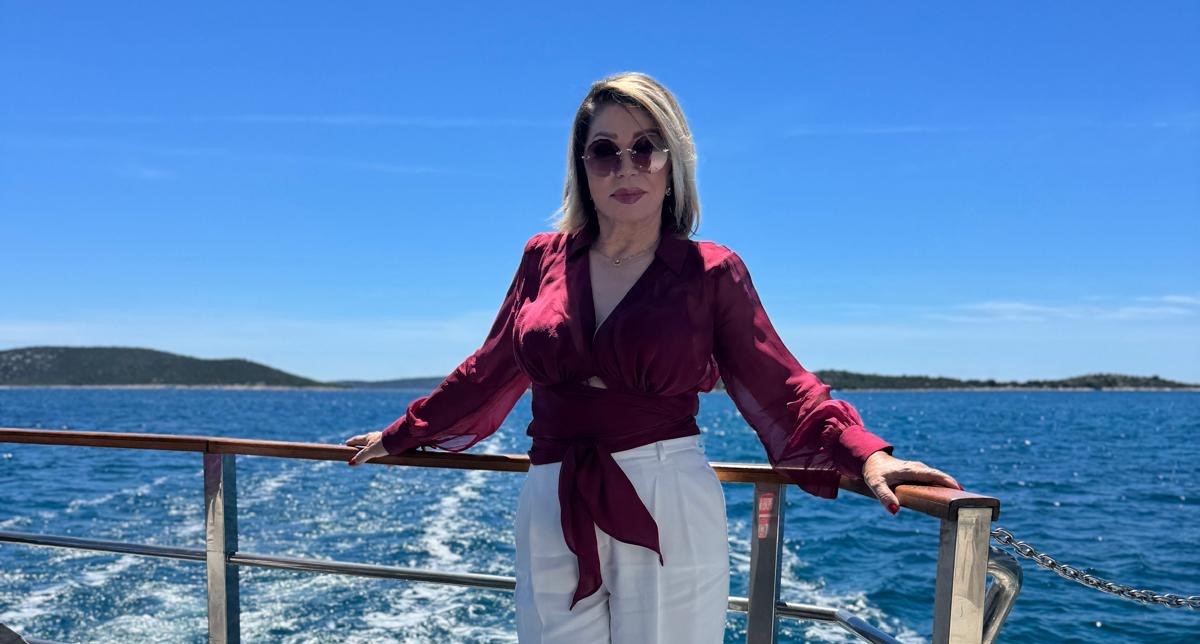Neda Ukraden predstavila novi album: Svi komentarišu jedan detalj sa promocije (FOTO) 5 6fe80919 b5d3 4c5d a7eb 6ed2d4c9eb50