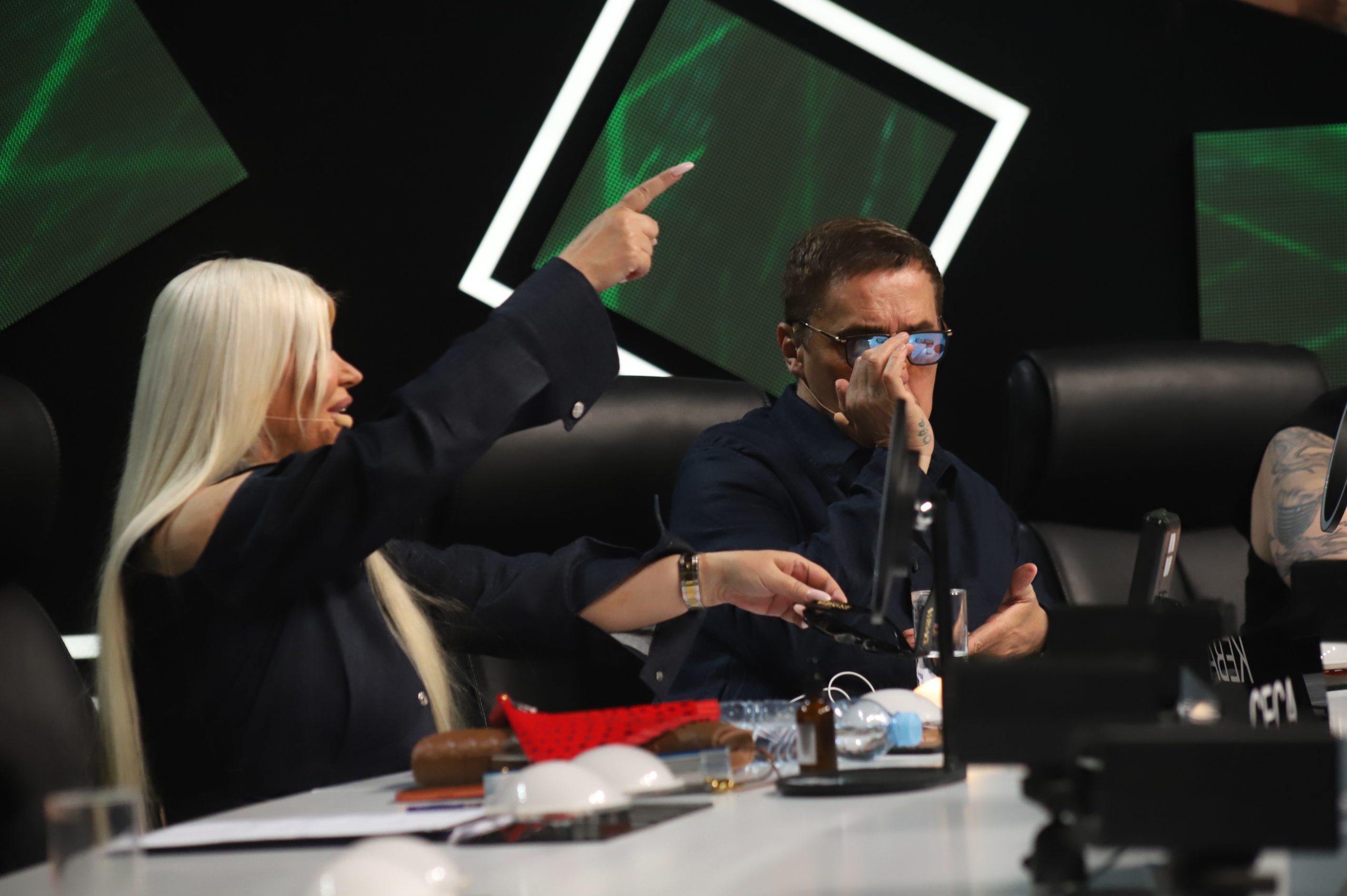 Čudni simboli na sceni "Zvezda Granda", još šokantnije što joj je mama pomogla sa tim! Zbog nastupa takmičarke žiri u neverici: "Ovo ti nije trebalo" 10 IMG 0370