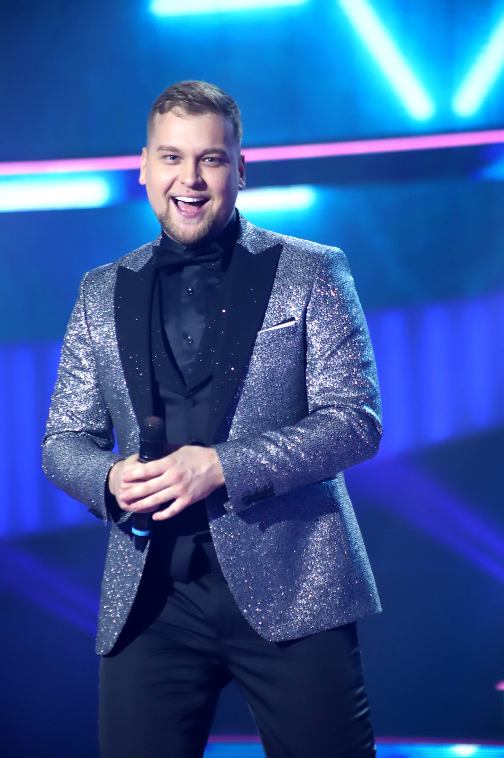 Emocije na vrhuncu, muzička borba počinje: Ivan Tolić otvorio veliko finale "Zvezda Granda" 8 IVAN TOLIC FOTO ELENA 5 ok