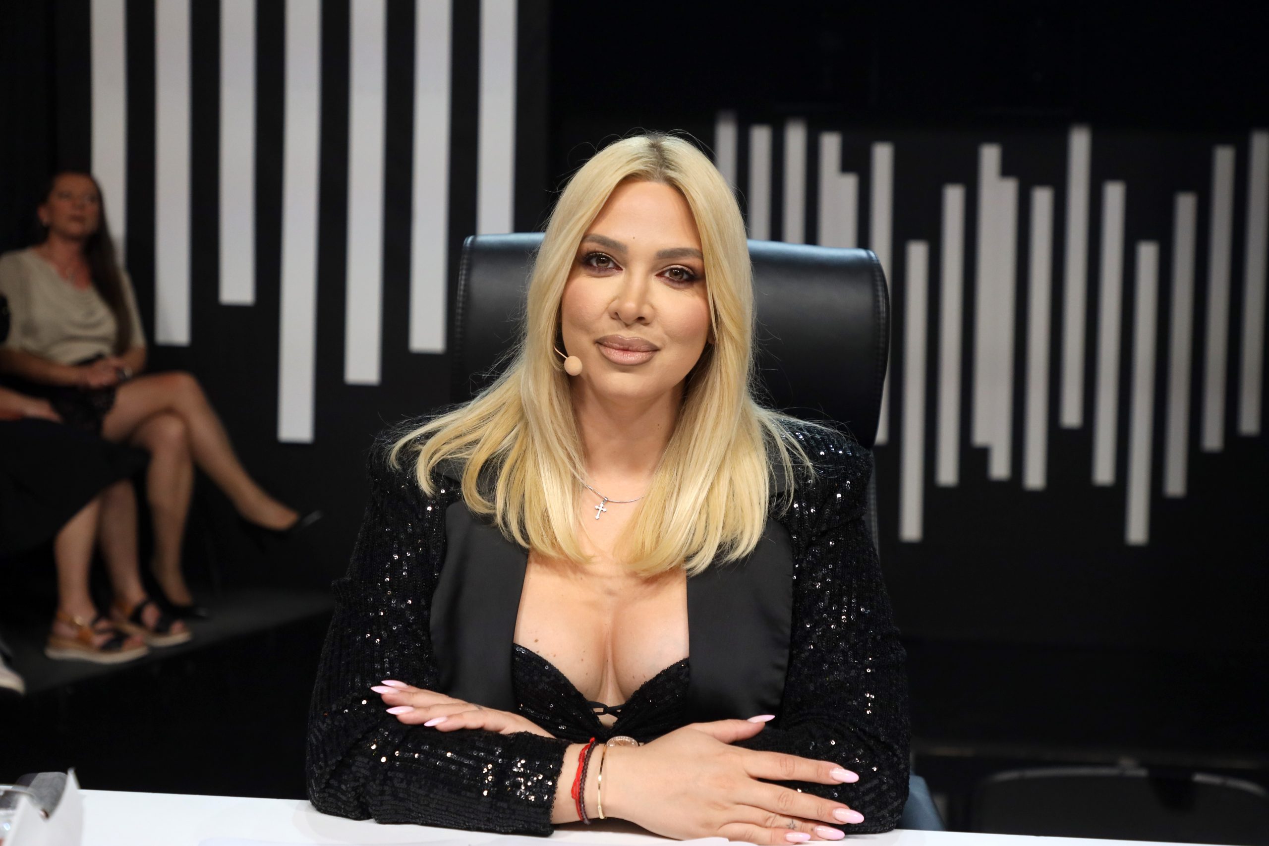 "Ne zna se ko se više drogira" Milica Todorović o kolegama na estradi: "Nije sramota obratiti se psihoterapeutu" 5 MILICA TODOROVIC NNK SNIMANJE 05062026 FOTO MUNJA 5 ok 4