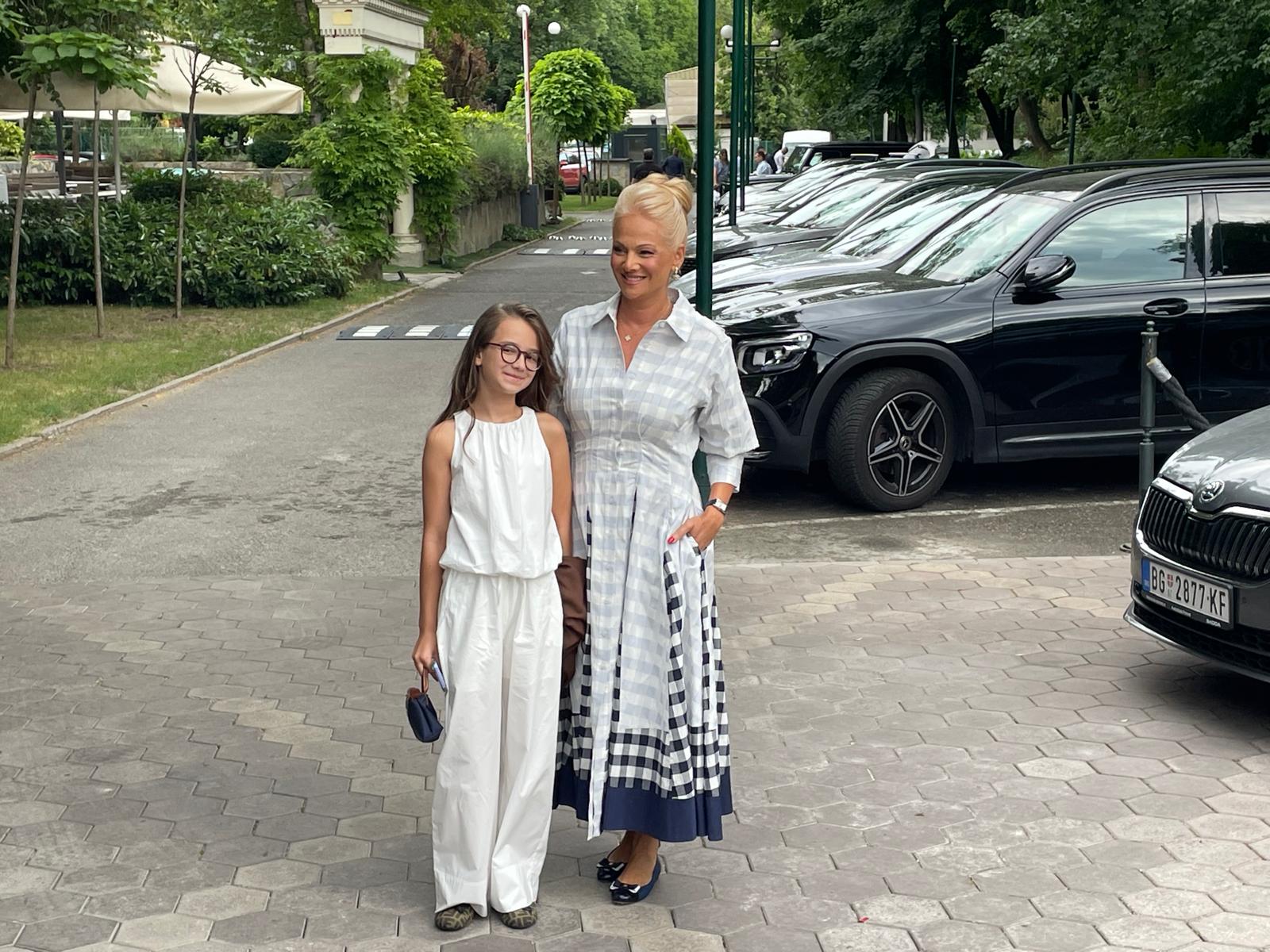 Estrada se okupila na proslavi Uroša Živkovića: Pevač priredio bajkovit rođendan sinu, pojavio se veliki broj kolega (FOTO) 11 PHOTO 2026 06 03 18 18 01