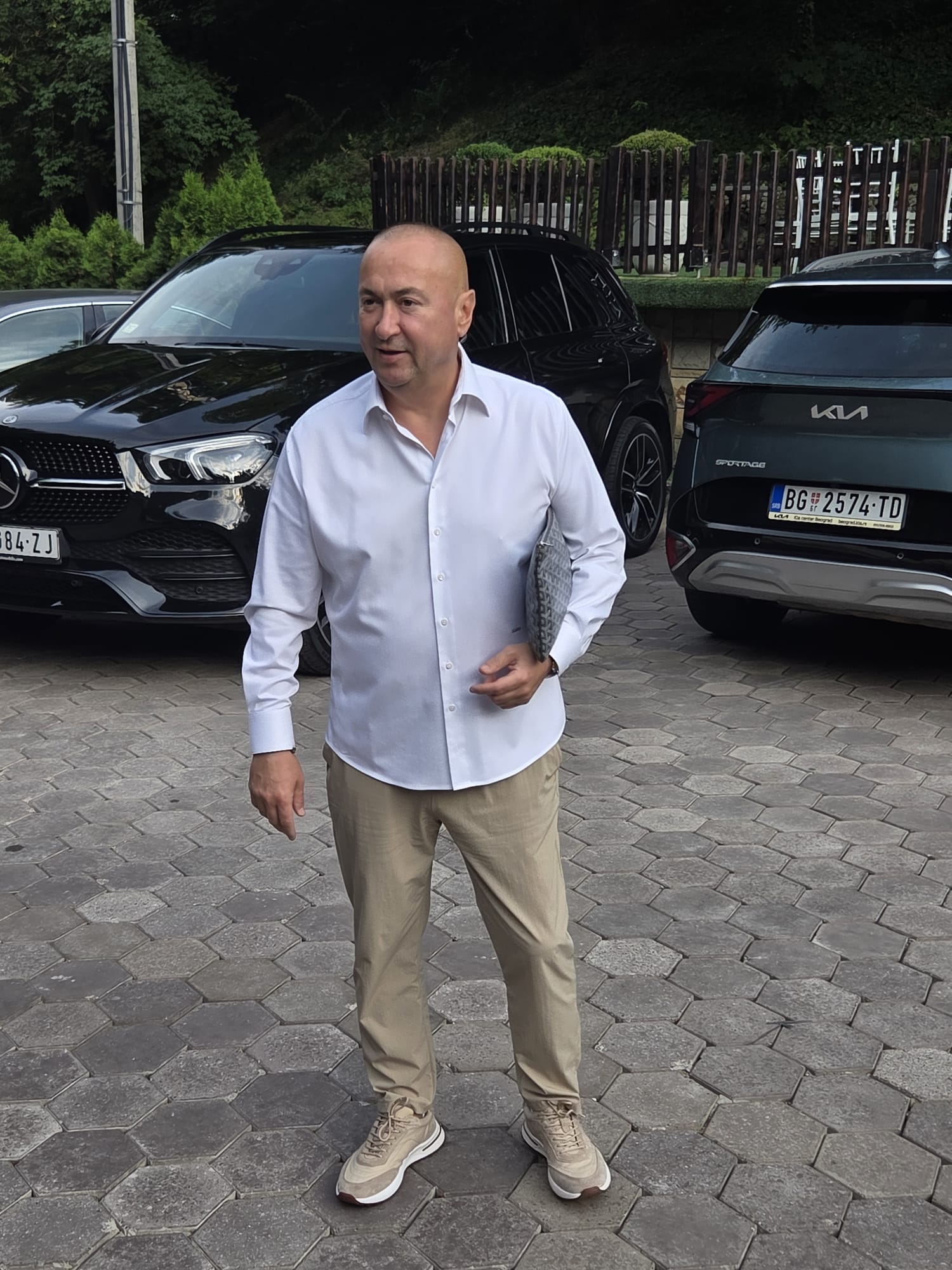 Estrada se okupila na proslavi Uroša Živkovića: Pevač priredio bajkovit rođendan sinu, pojavio se veliki broj kolega (FOTO) 16 PHOTO 2026 06 03 18 39 46