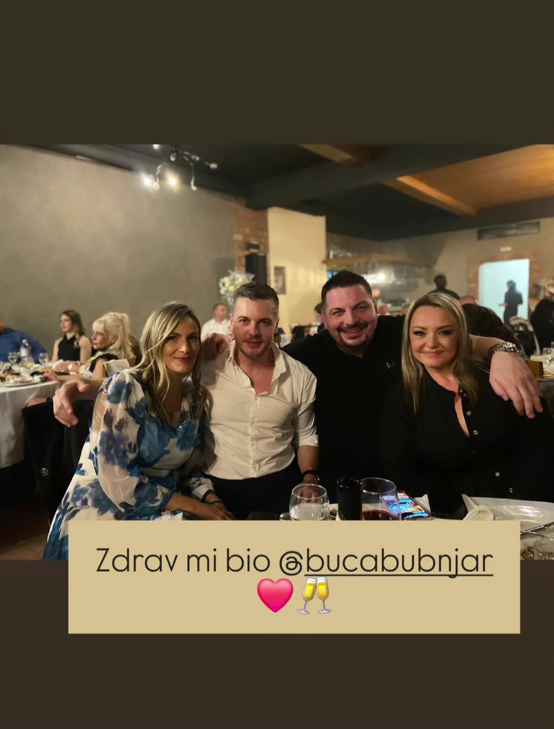Ko je Ana, supruga Joce Savića? Učiteljica mu rodila troje dece, a on je znao da će mu biti žena čim ju je video 8 Screenshot 20260629 105715 Instagram