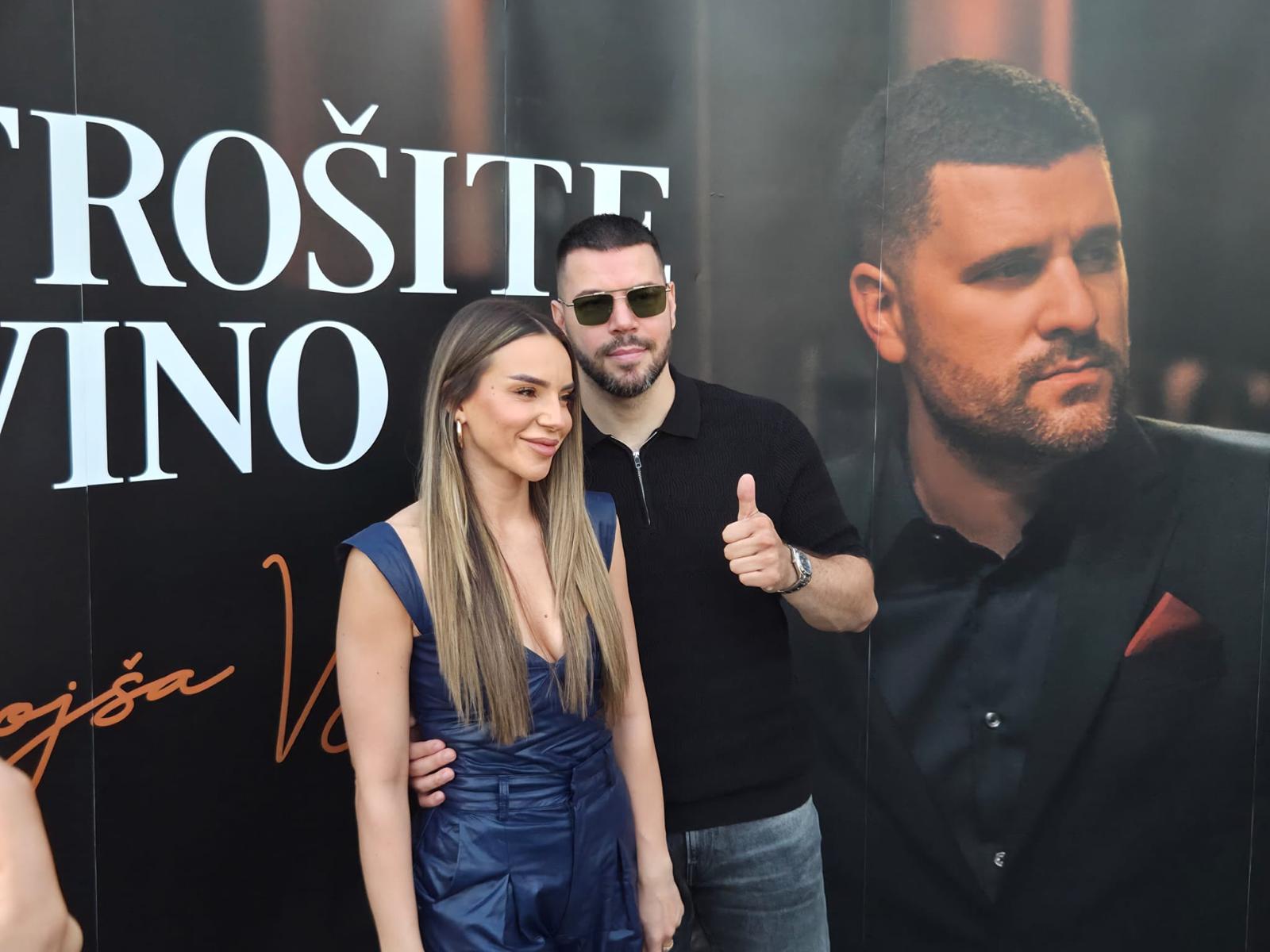 Estrada u problemu: Ivana Pavković i Petar Mitić otkrili šta se zaista dešava (VIDEO) 6 b4778f09 86f5 49f8 aef0 19fbc99f0a5b F6DCA0D3 0A64 486B A3A5 A0894CBCCBA2