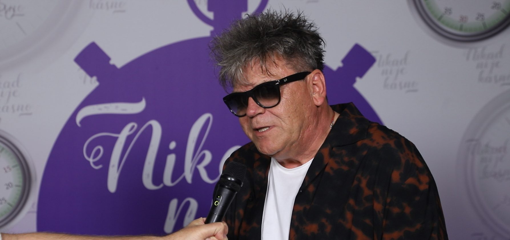 "Imali su teške živote, ali ipak pevaju": Dražen Žerić Žera dirljivim rečima o finalistima "Nikad nije kasno" (VIDEO) 6 image 15 6