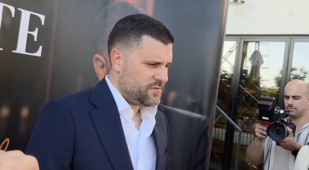 Nebojša Vojvodić na ivici suza, prvi put progovorio o gubitku oca: "Još uvek nisam svestan, nisam došao sebi" (VIDEO) 7 nebojsa vojvodic 1