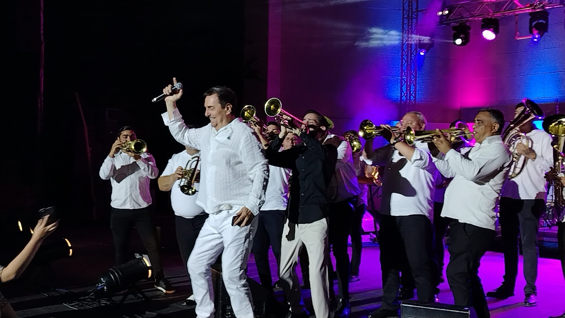 Kebo, šta uradi to? Dragan Kojić na spektakularan način stigao u Niš sa trubačima (VIDEO) 6 IMG 20260703 WA0093