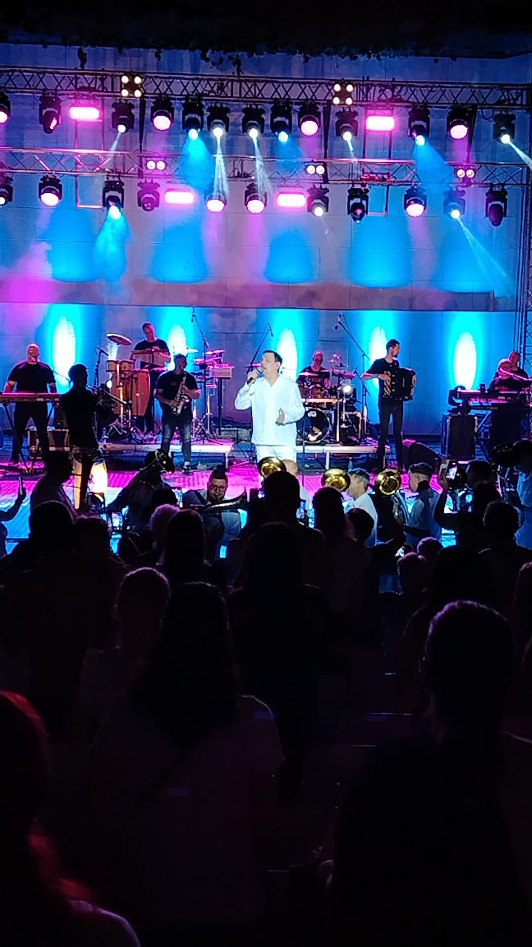 Kebo, šta uradi to? Dragan Kojić na spektakularan način stigao u Niš sa trubačima (VIDEO) 8 IMG 20260703 WA0095