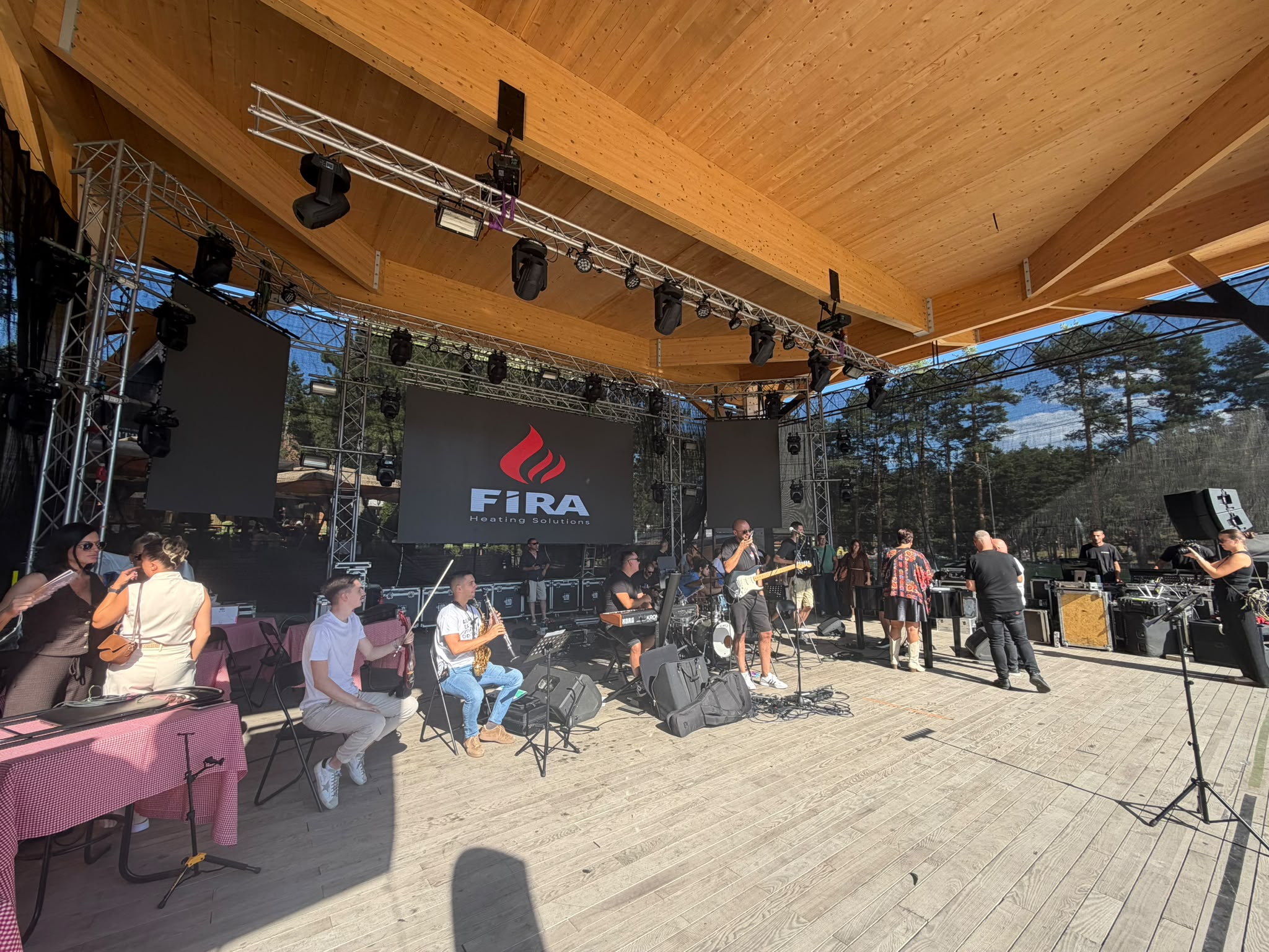 Sve je spremno za spektakl na Zlatiboru: Zavirite na probu pred večerašnji koncert takmičara "Nikad nije kasno" (VIDEO) 8 5850bf12 f401 43eb af96 01c099736e63