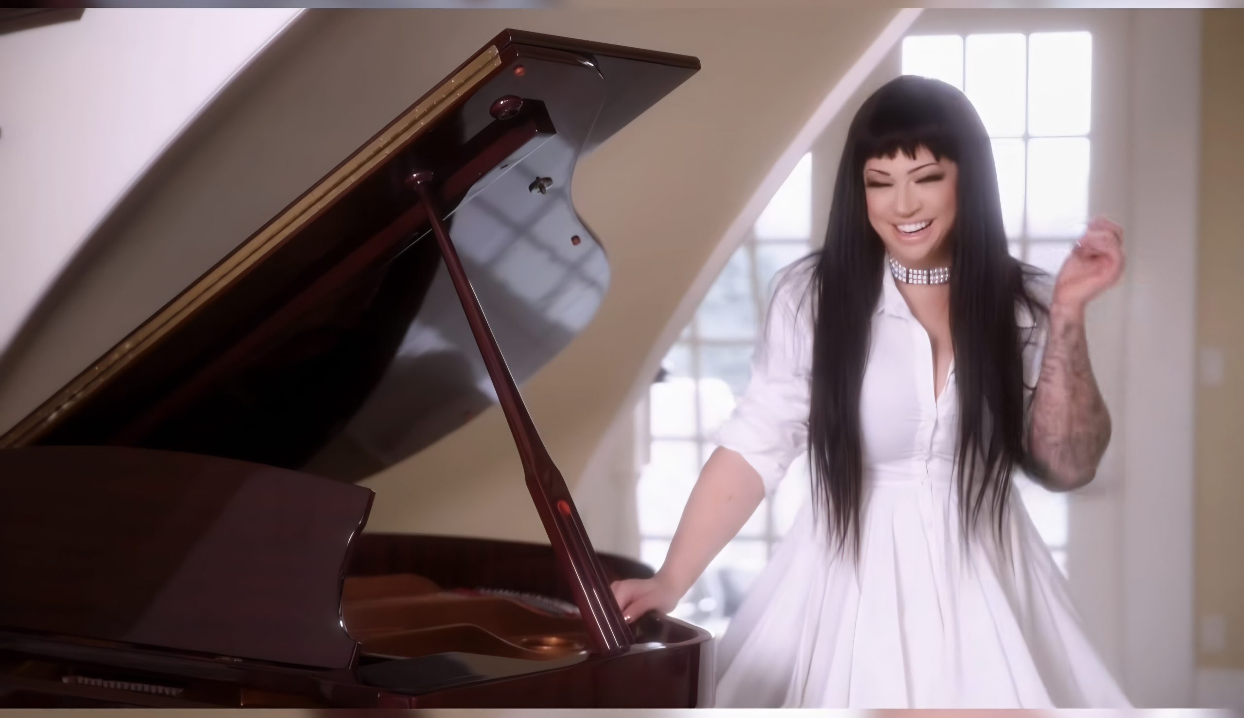 Stiže srpska Lejdi Gaga: Ivana Šalipur najavila nov projekat, tizer ostavlja bez daha (VIDEO) 6 Screenshot 20260802 200055 Instagram