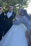 Tanja Savić oženila brata Nemanju: Pevačica zablistala u čipkanoj haljini, šlic do kuka otkrio izvajane noge, a tek da vidite mladu (VIDEO) 3 Screenshot 20260809 195503 Instagram 1
