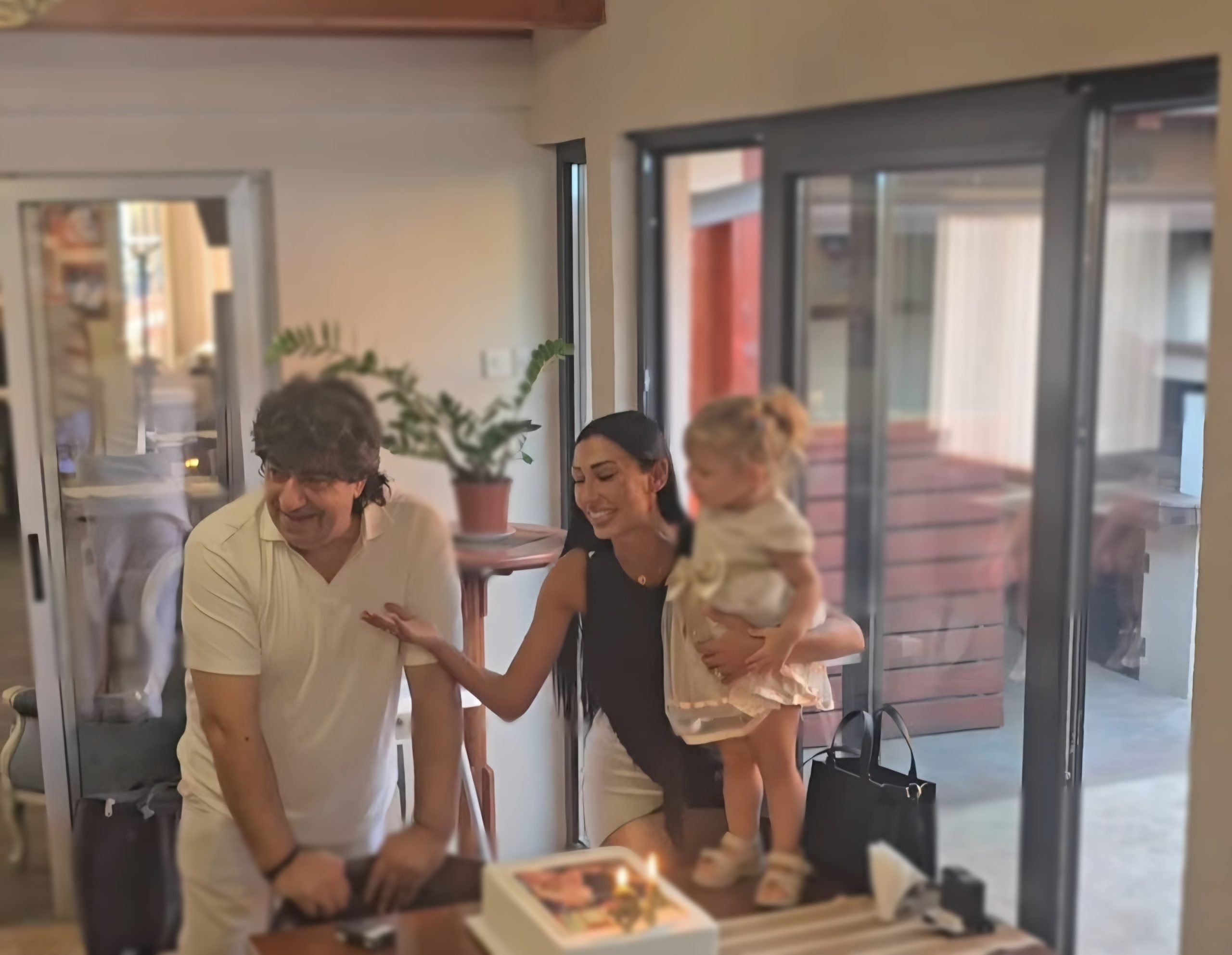 Pevačica 30 godina starijem mužu u tajnosti pripremila spektakularno iznenađenje, emocije na vrhuncu: "Nije znao ništa" (FOTO) 6 Zorana Simeunovic i Steva 1 1
