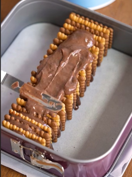 Brza keks torta, bez mleka i jaja, a ukus kao iz najbolje poslastičarnice: Hit poslastica koja se sklopi za 15 minuta (RECEPT) 6 keks torta