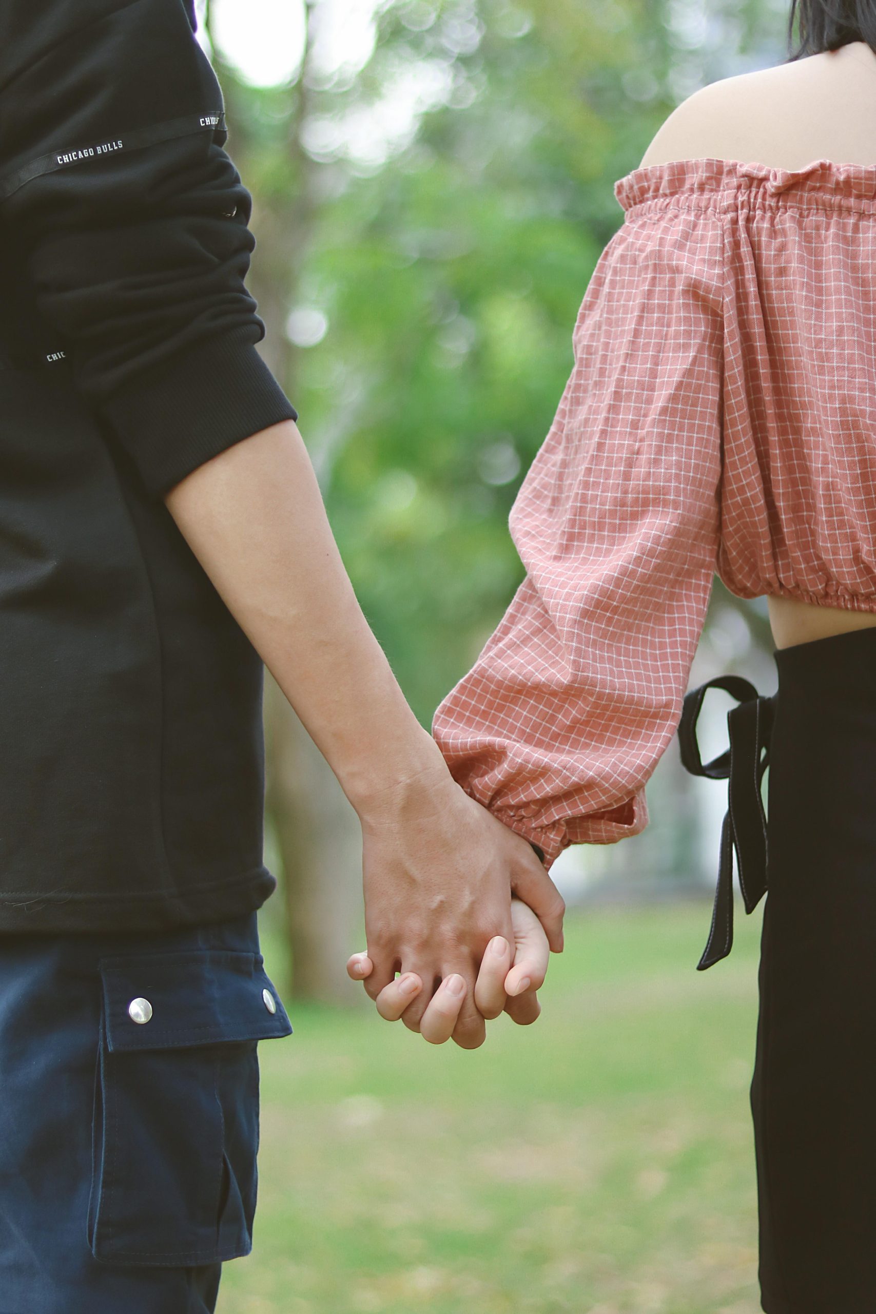 Tri sigurna znaka da vam neko nije prijatelj: Ove sitnice ih razotkrivaju 7 nhuhang9261 couple 6976409