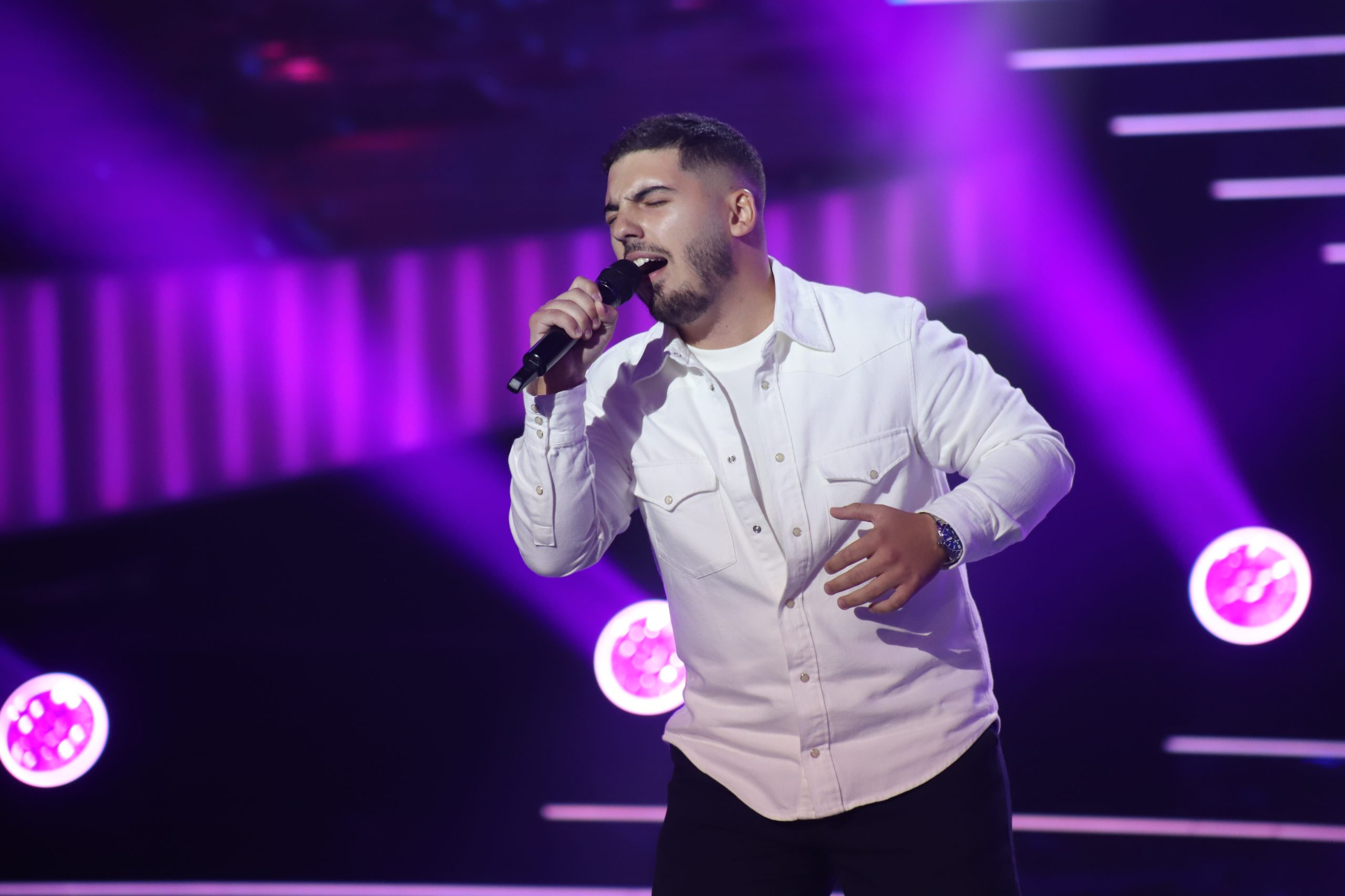 Aleksandar Popov pravi benzin i peva, talenat otkrila devojka: "U početku je to bio hobi" (VIDEO) 6 ALEKSANDAR POPOV 27 GOD. PANCEVO 14