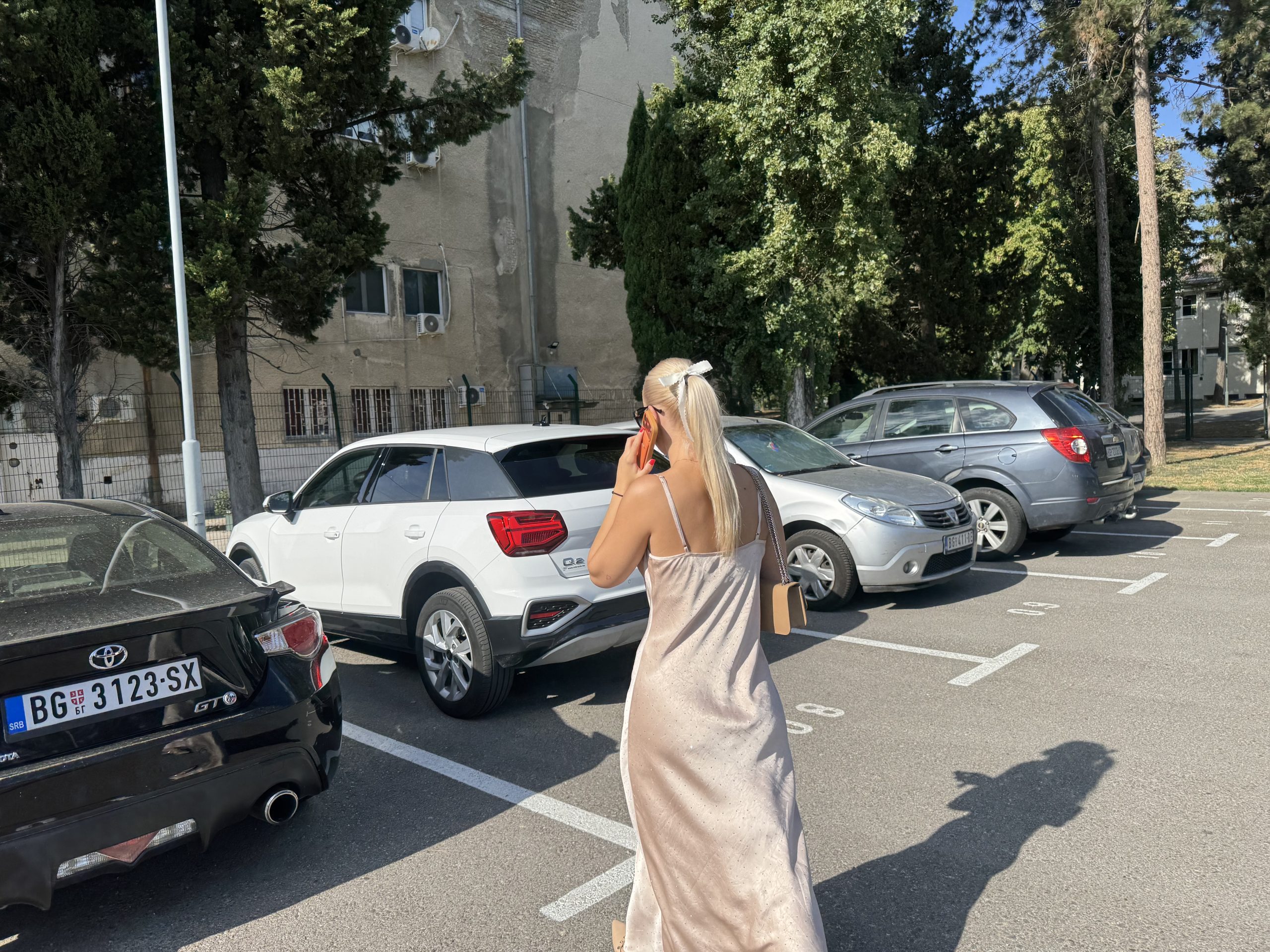 Paparazzo: Finalistkinja "Zvezda Granda" uhvaćena u Beogradu, pokazala kakva je dama i van scene (FOTO) 7 IMG 2953